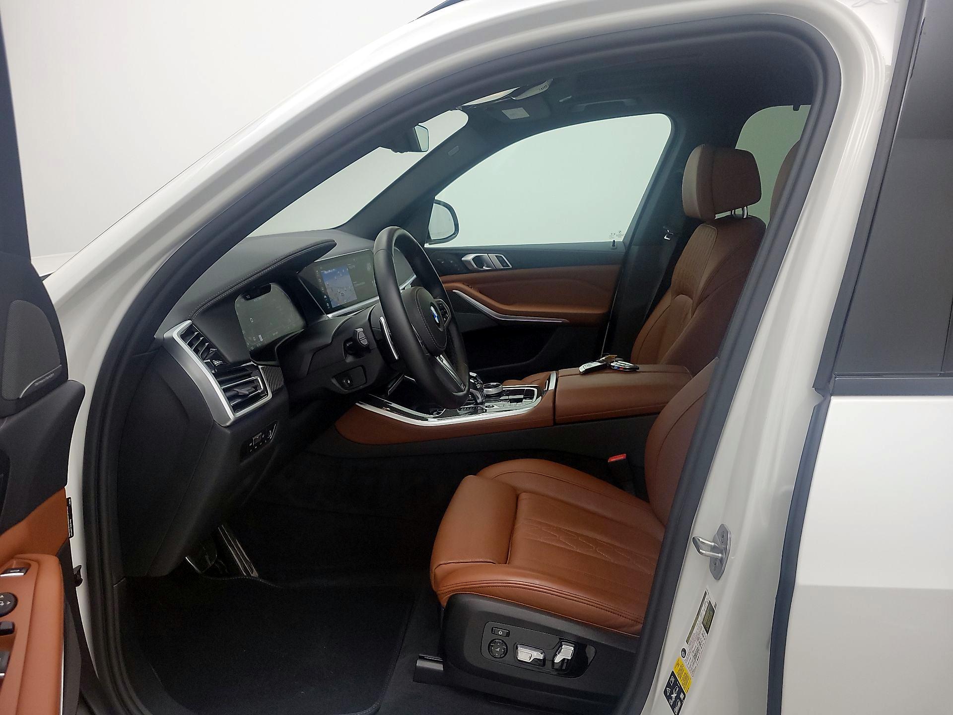 Thumbnail: 2022 BMW X5 - 11