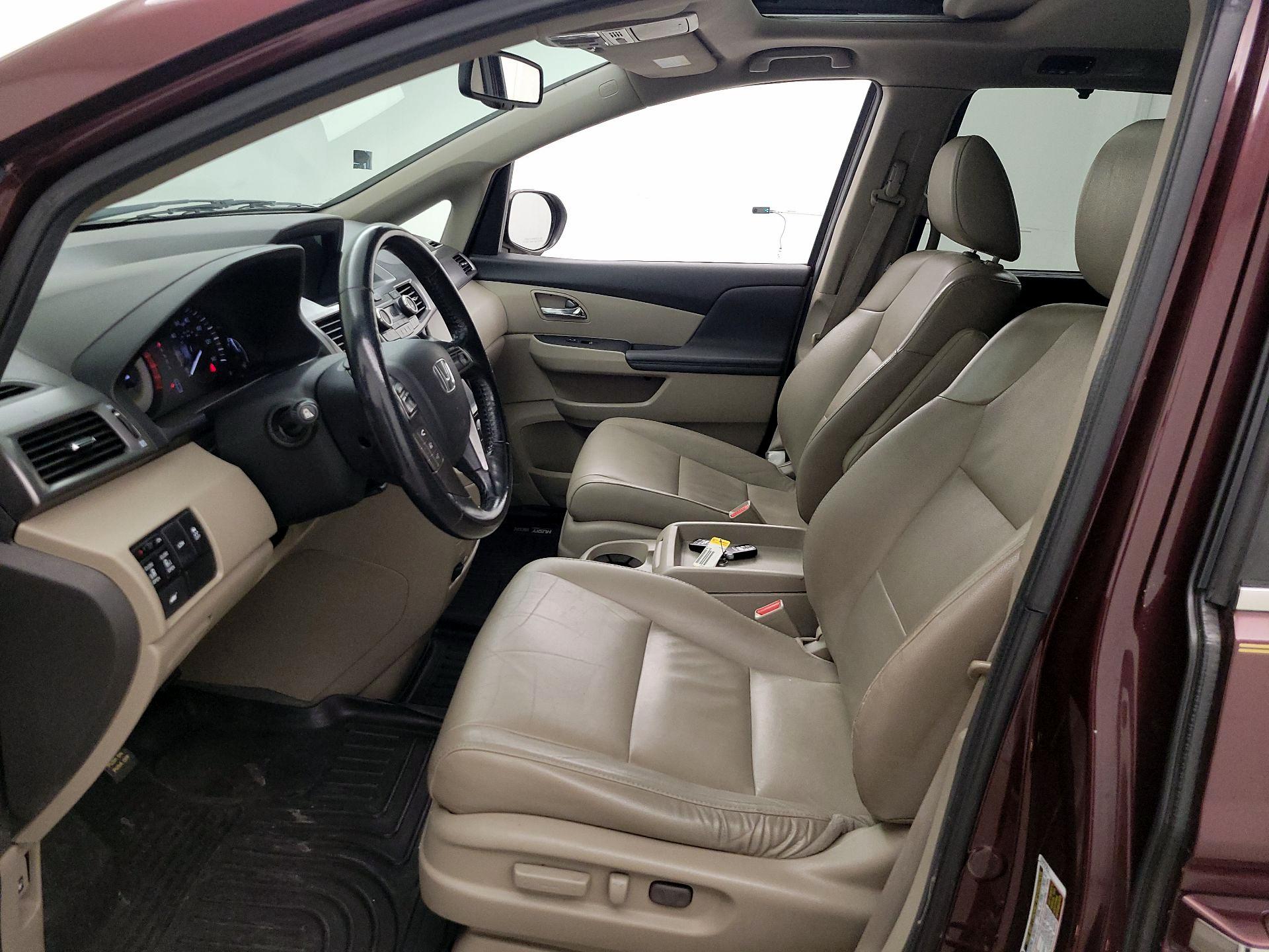 Thumbnail: 2014 Honda Odyssey - 11