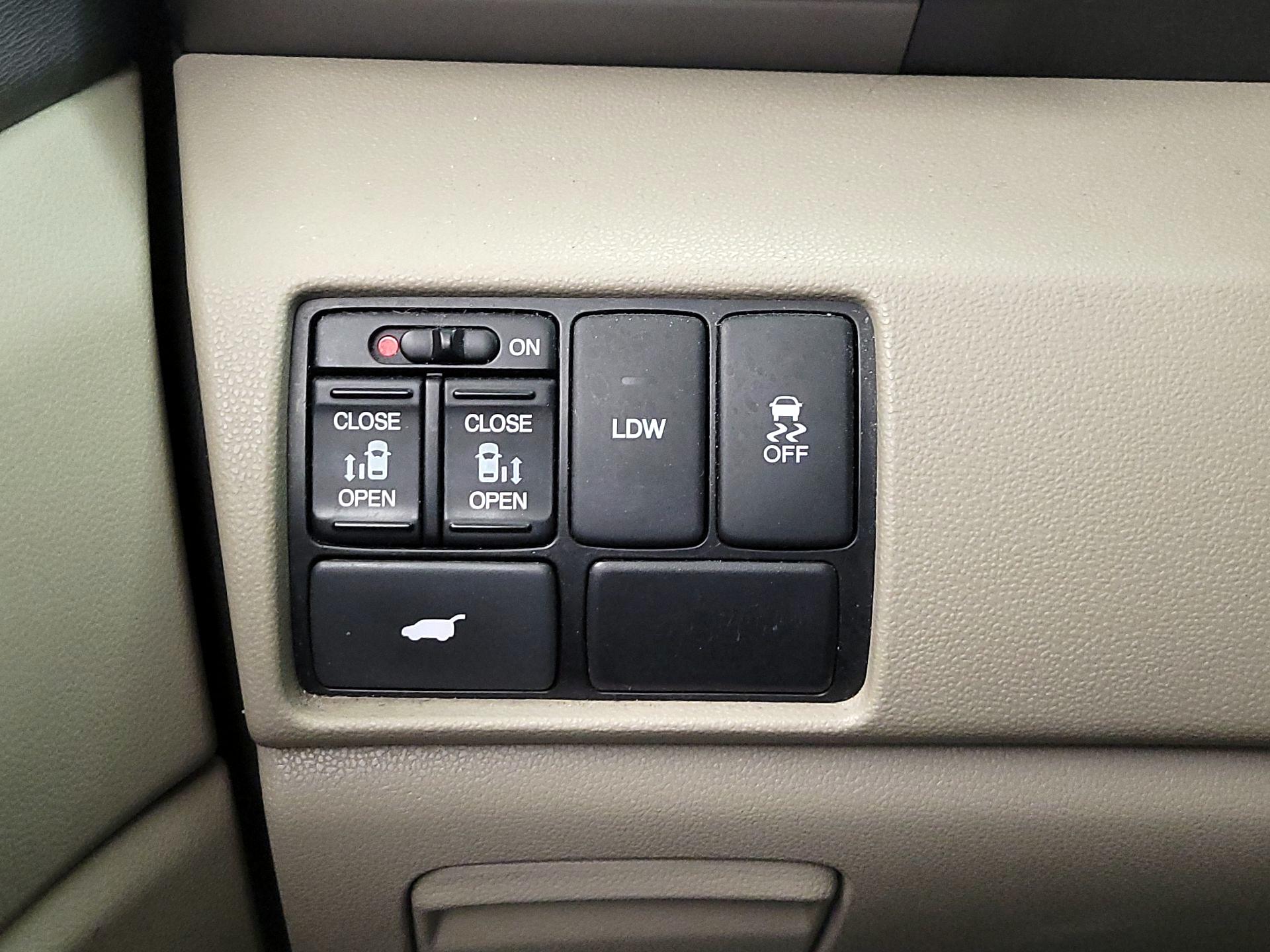 Thumbnail: 2014 Honda Odyssey - 13