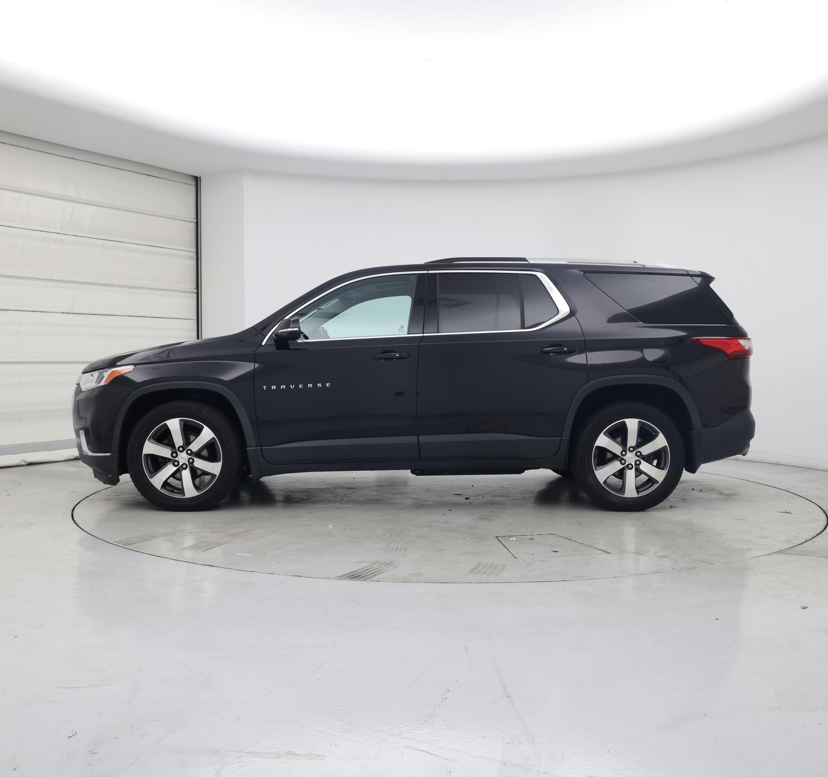 Thumbnail: 2018 Chevrolet Traverse - 3