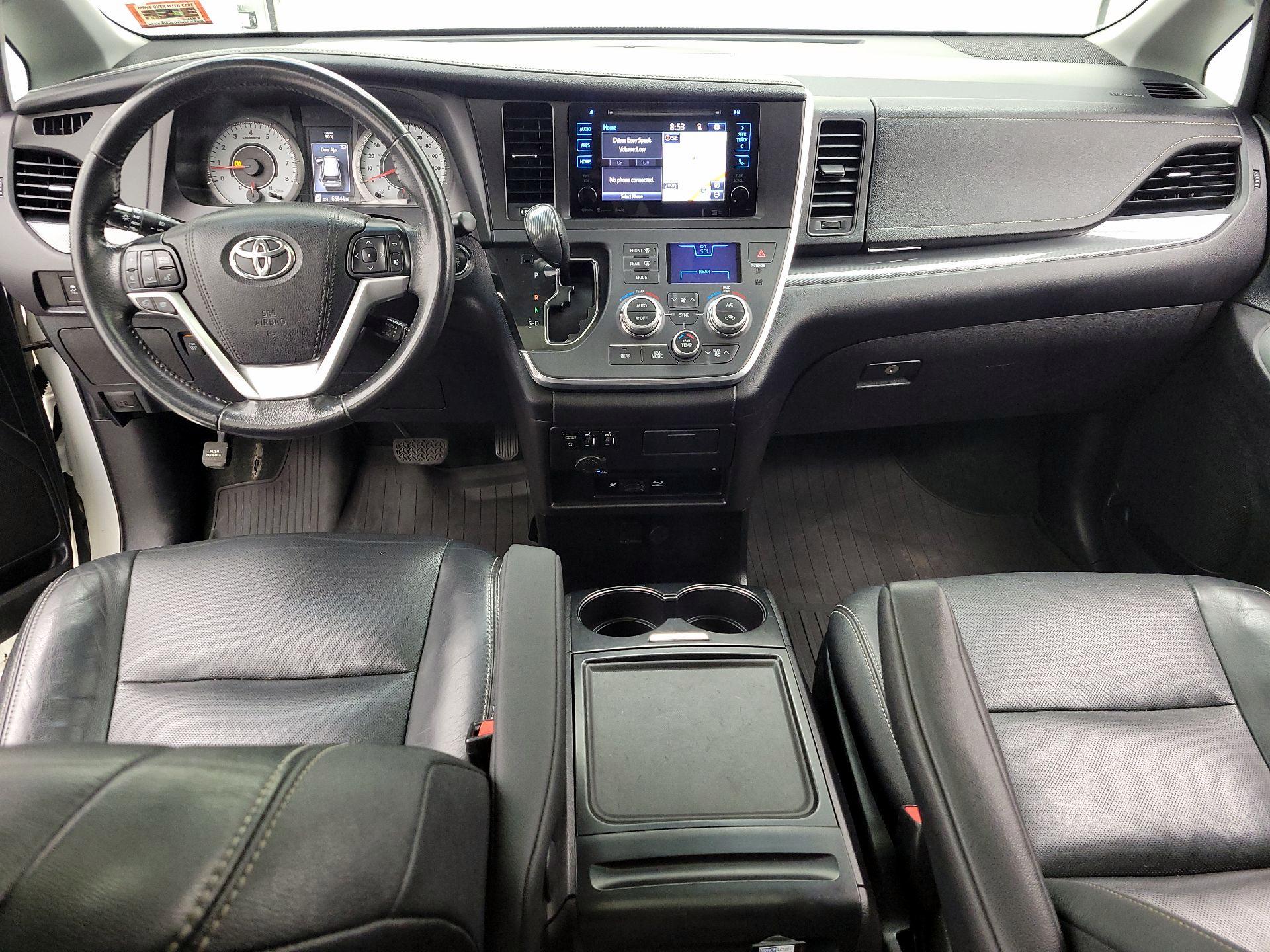 Thumbnail: 2017 Toyota Sienna - 9