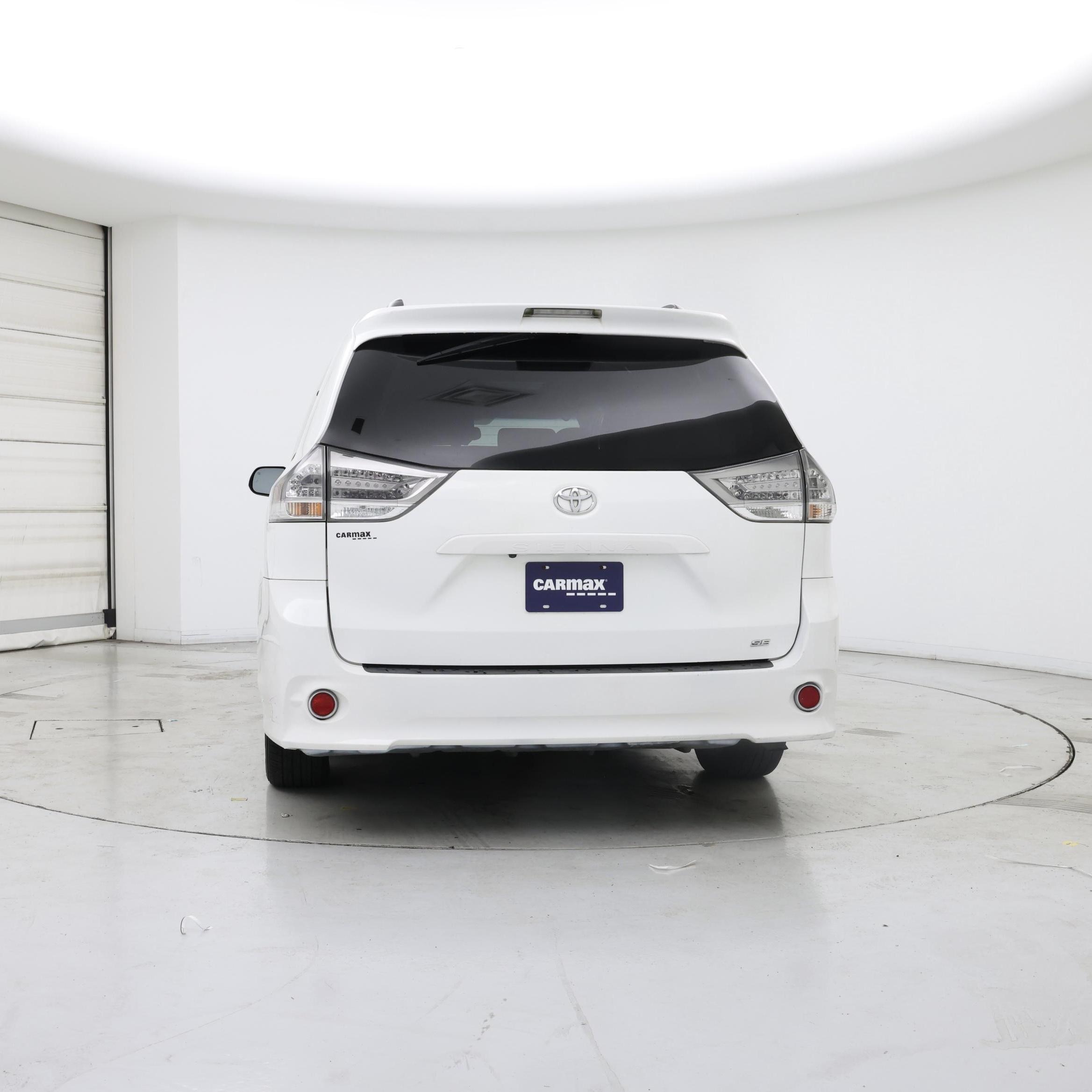 Thumbnail: 2017 Toyota Sienna - 6
