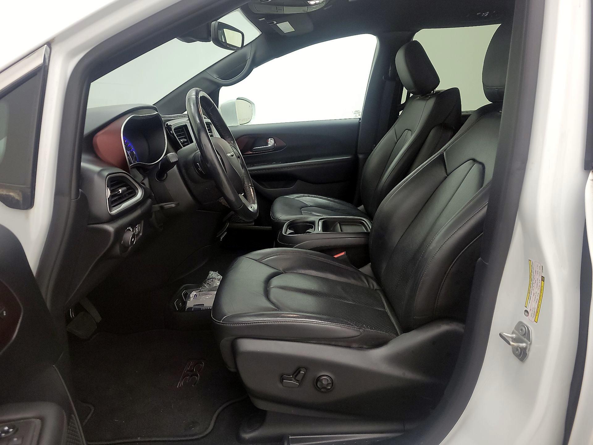 Thumbnail: 2020 Chrysler Pacifica - 11