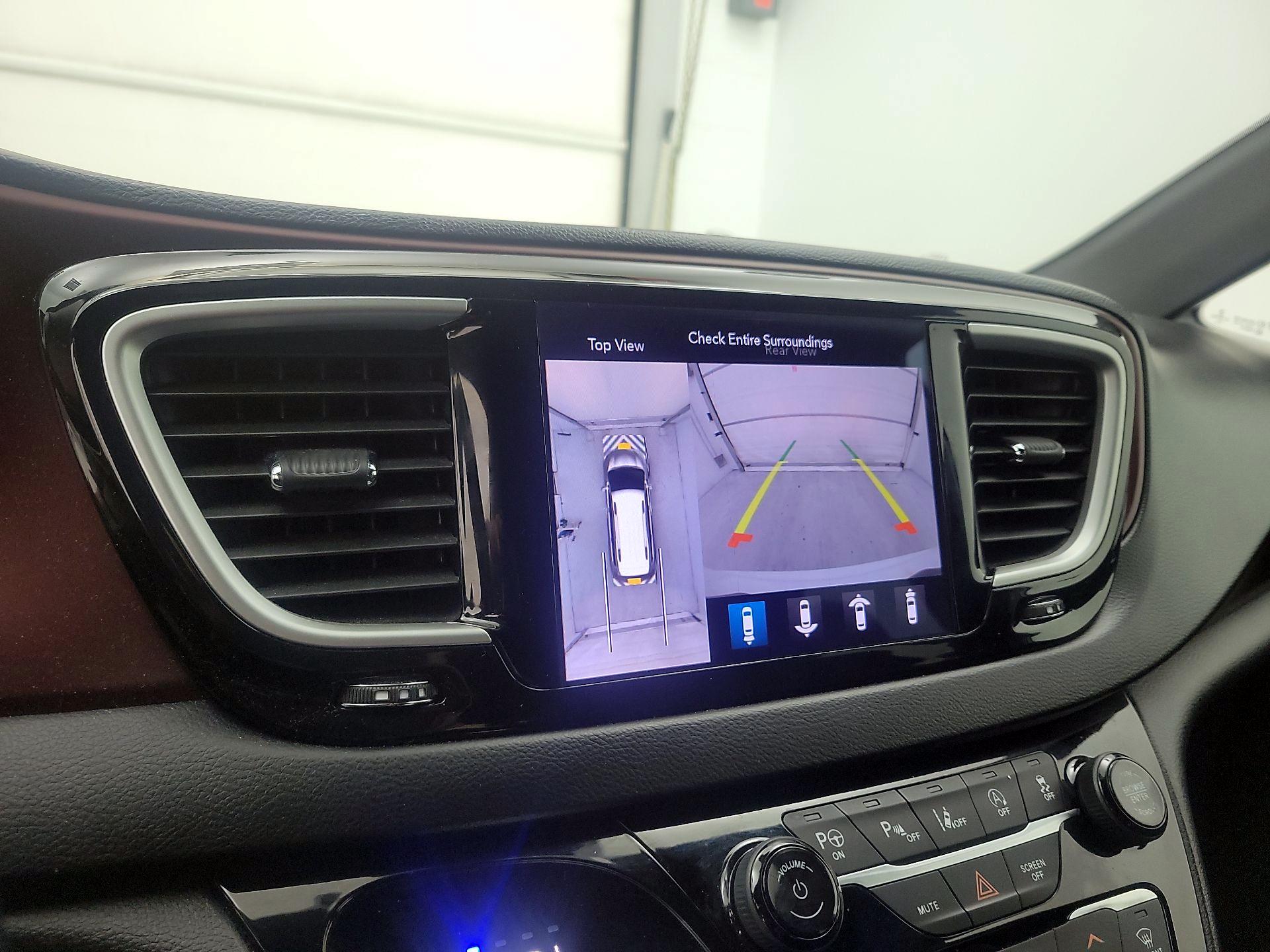 Thumbnail: 2020 Chrysler Pacifica - 15
