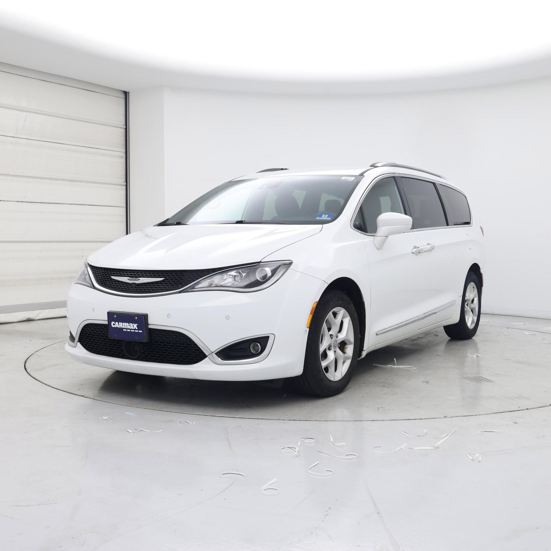 Thumbnail: 2020 Chrysler Pacifica - 4