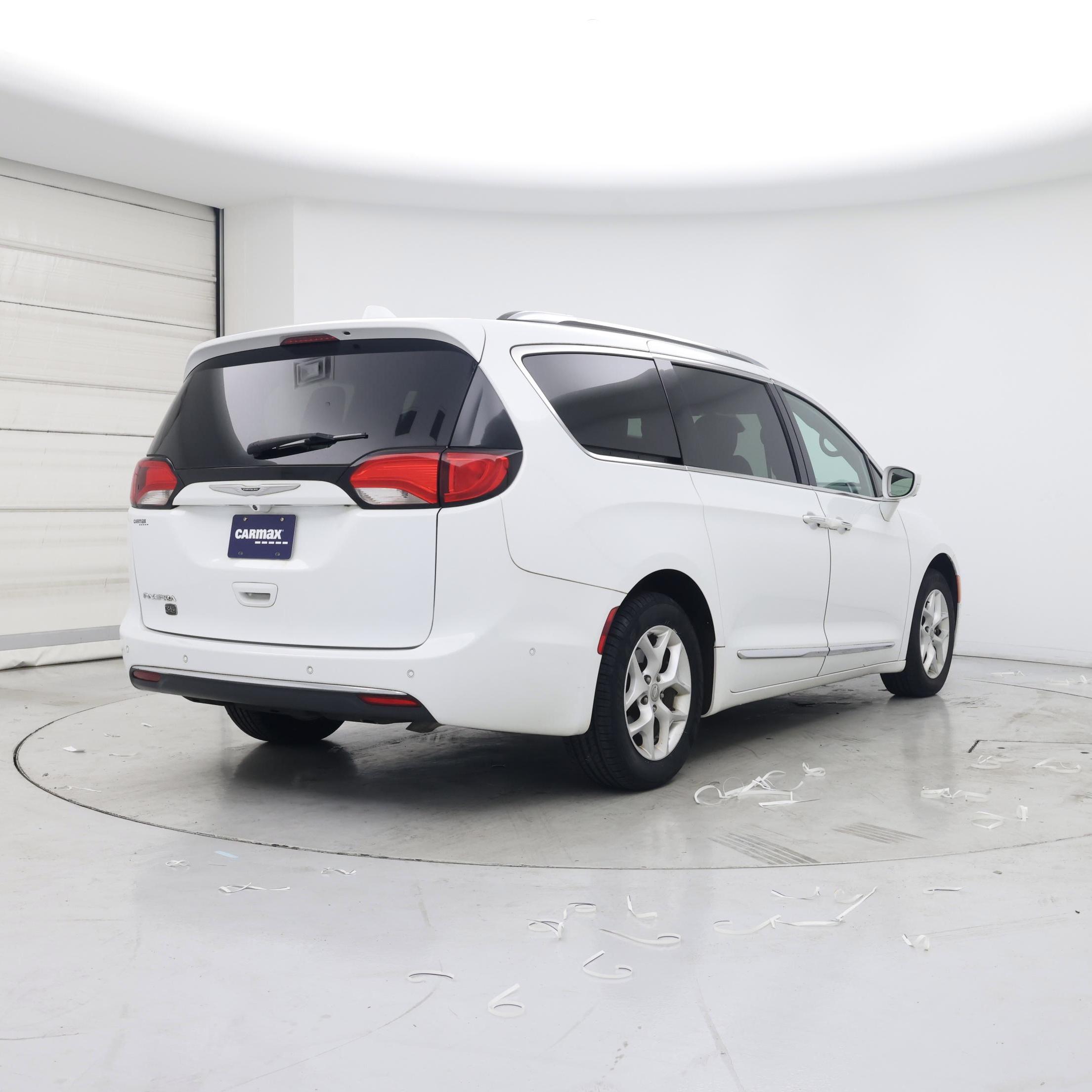 Thumbnail: 2020 Chrysler Pacifica - 8