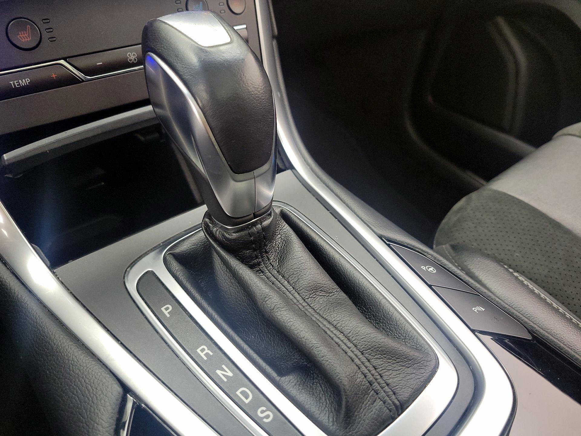 Thumbnail: 2018 Ford Edge - 18