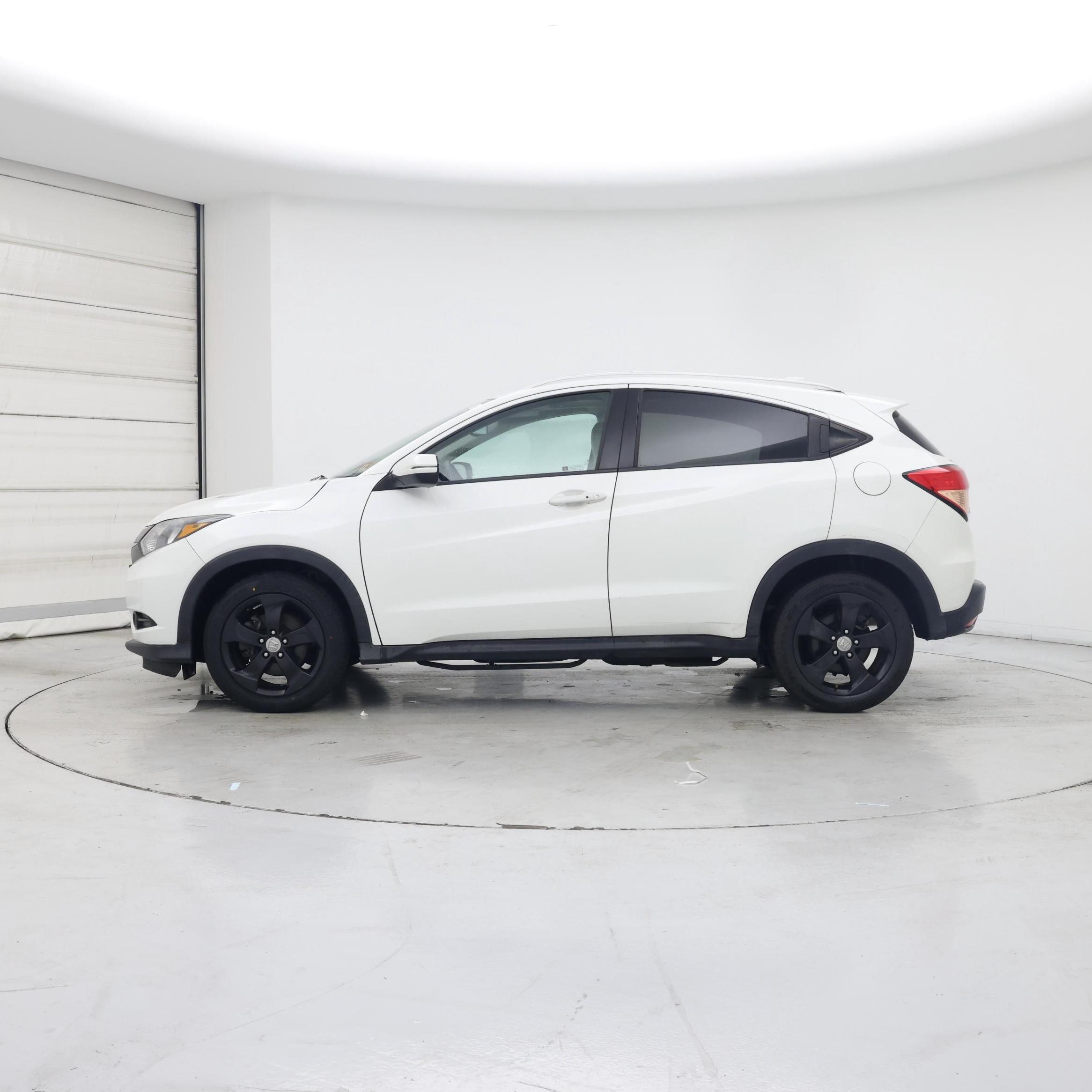 Thumbnail: 2017 Honda HR-V - 3