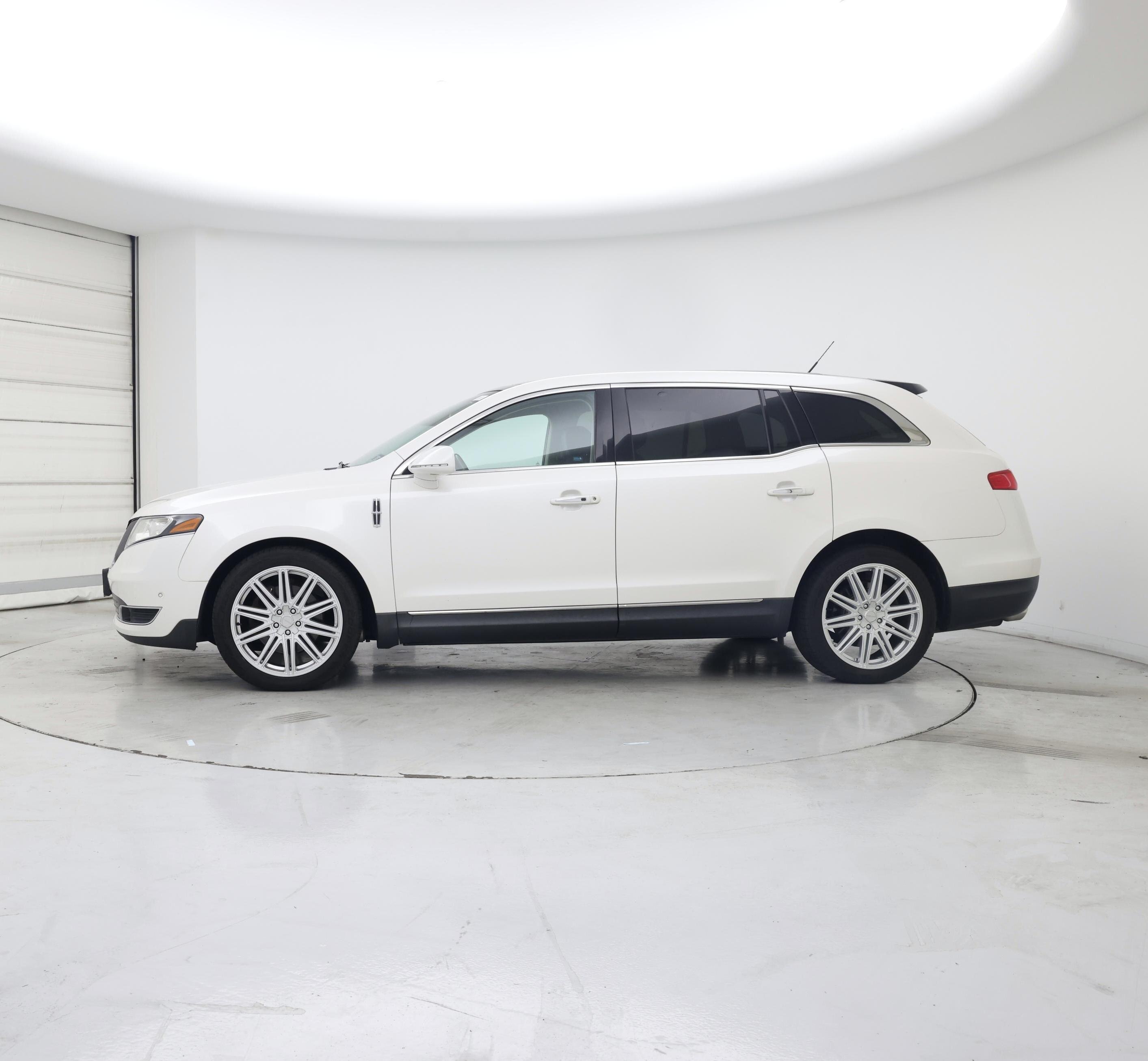 Thumbnail: 2015 Lincoln MKT - 3