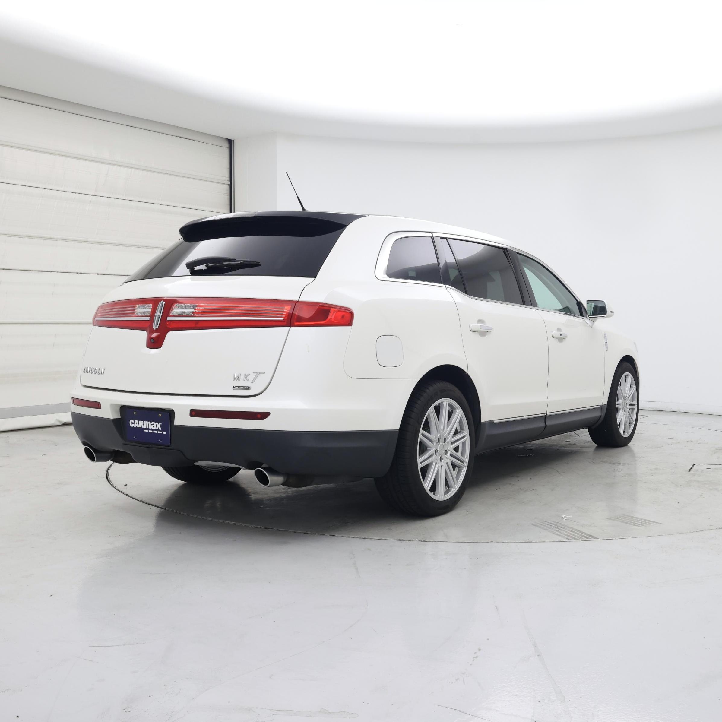 Thumbnail: 2015 Lincoln MKT - 8