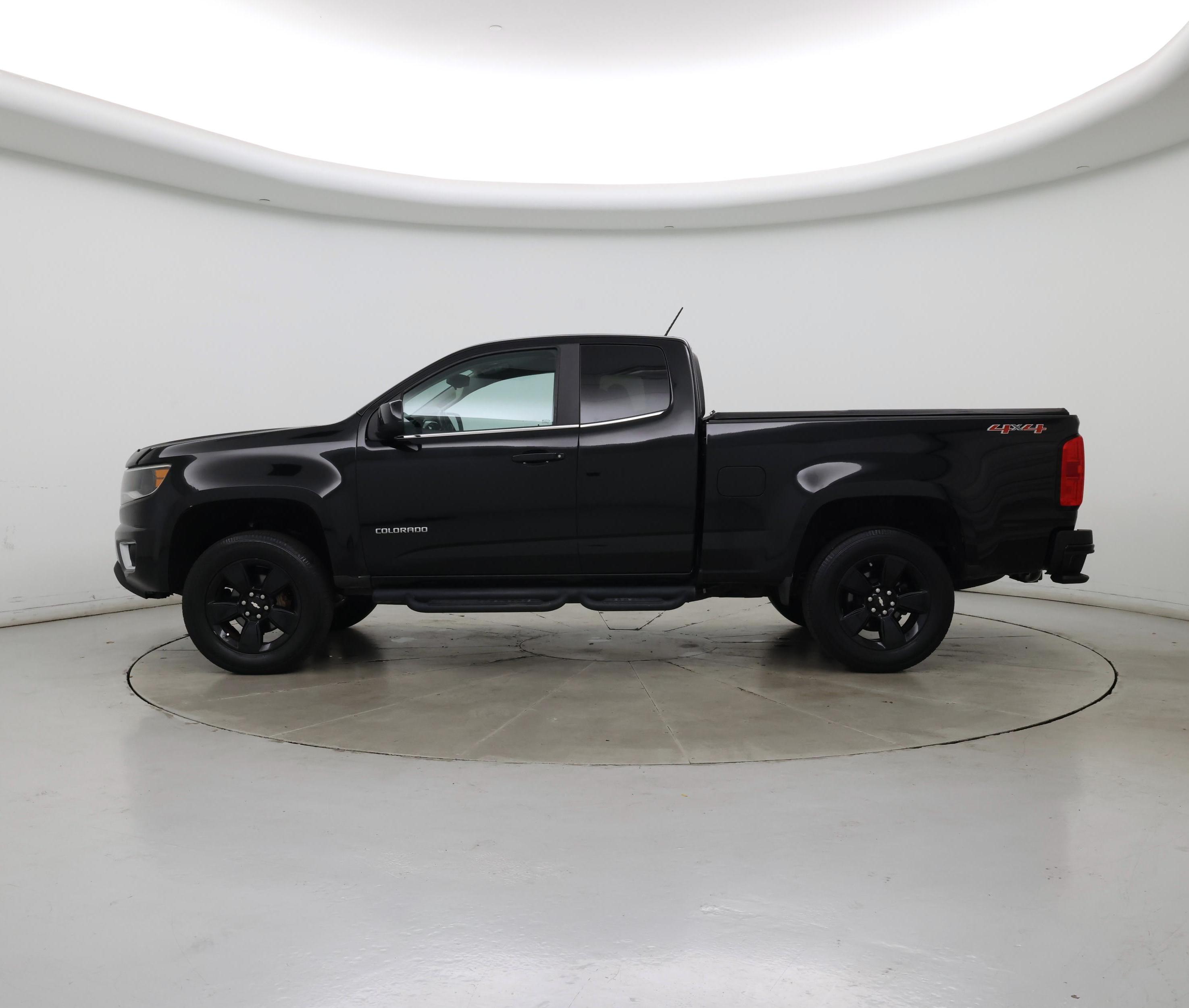 Thumbnail: 2016 Chevrolet Colorado - 3