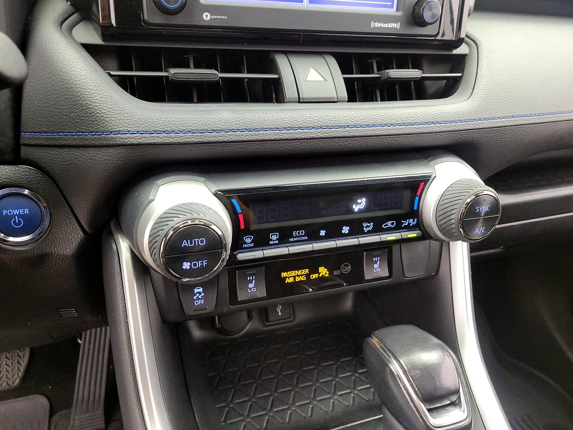 Thumbnail: 2022 Toyota RAV4 - 16