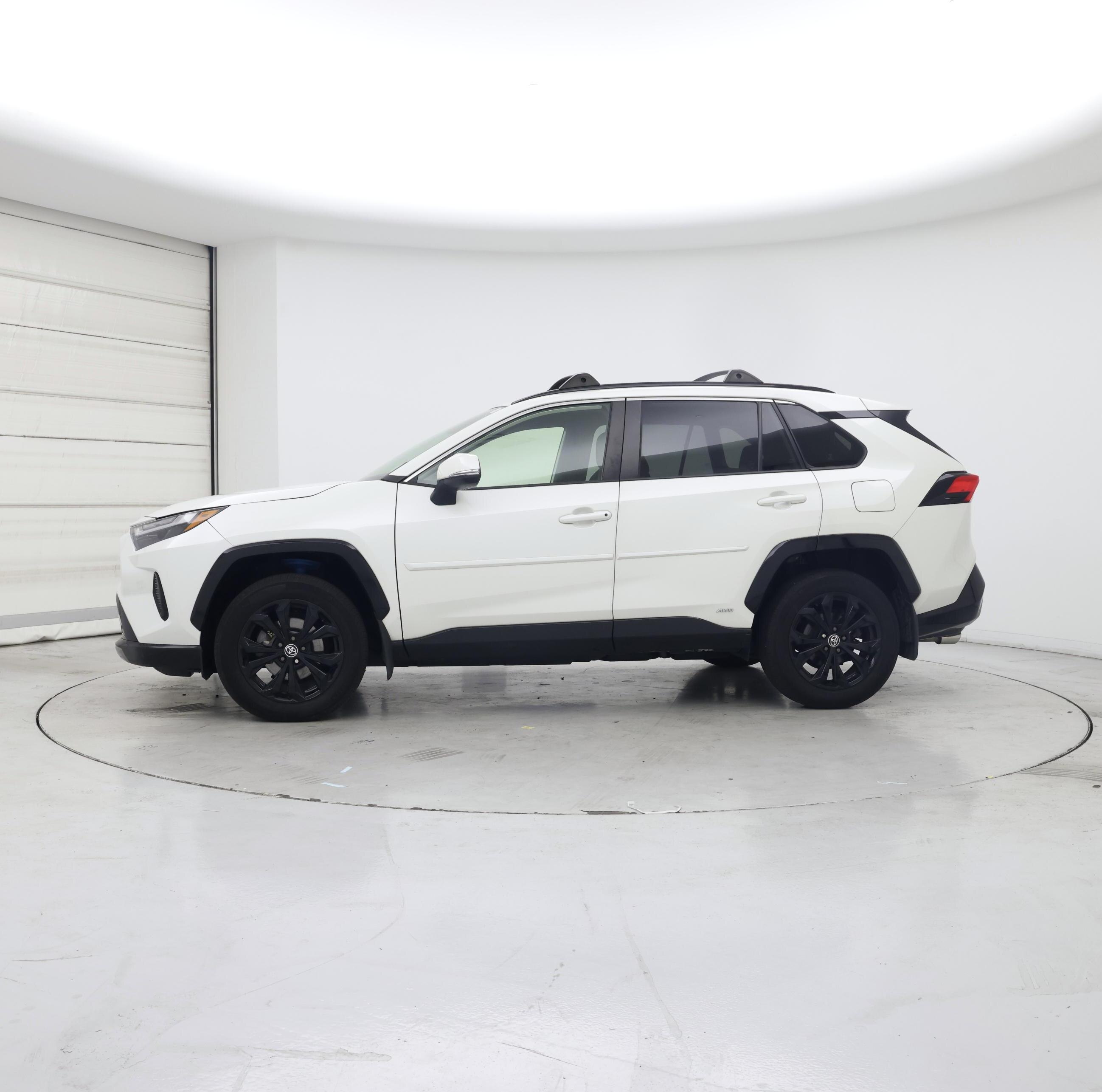 Thumbnail: 2022 Toyota RAV4 - 3