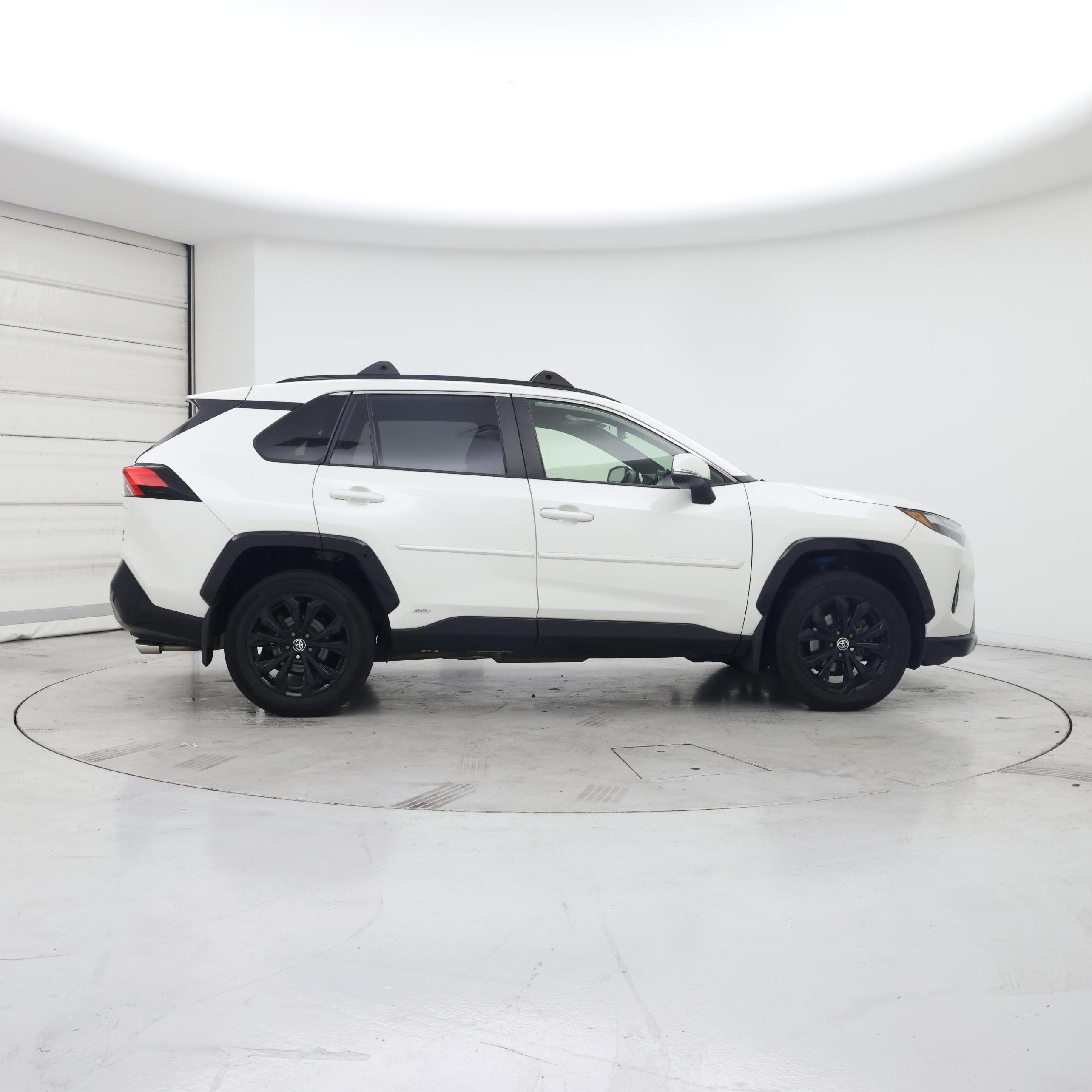 Thumbnail: 2022 Toyota RAV4 - 7