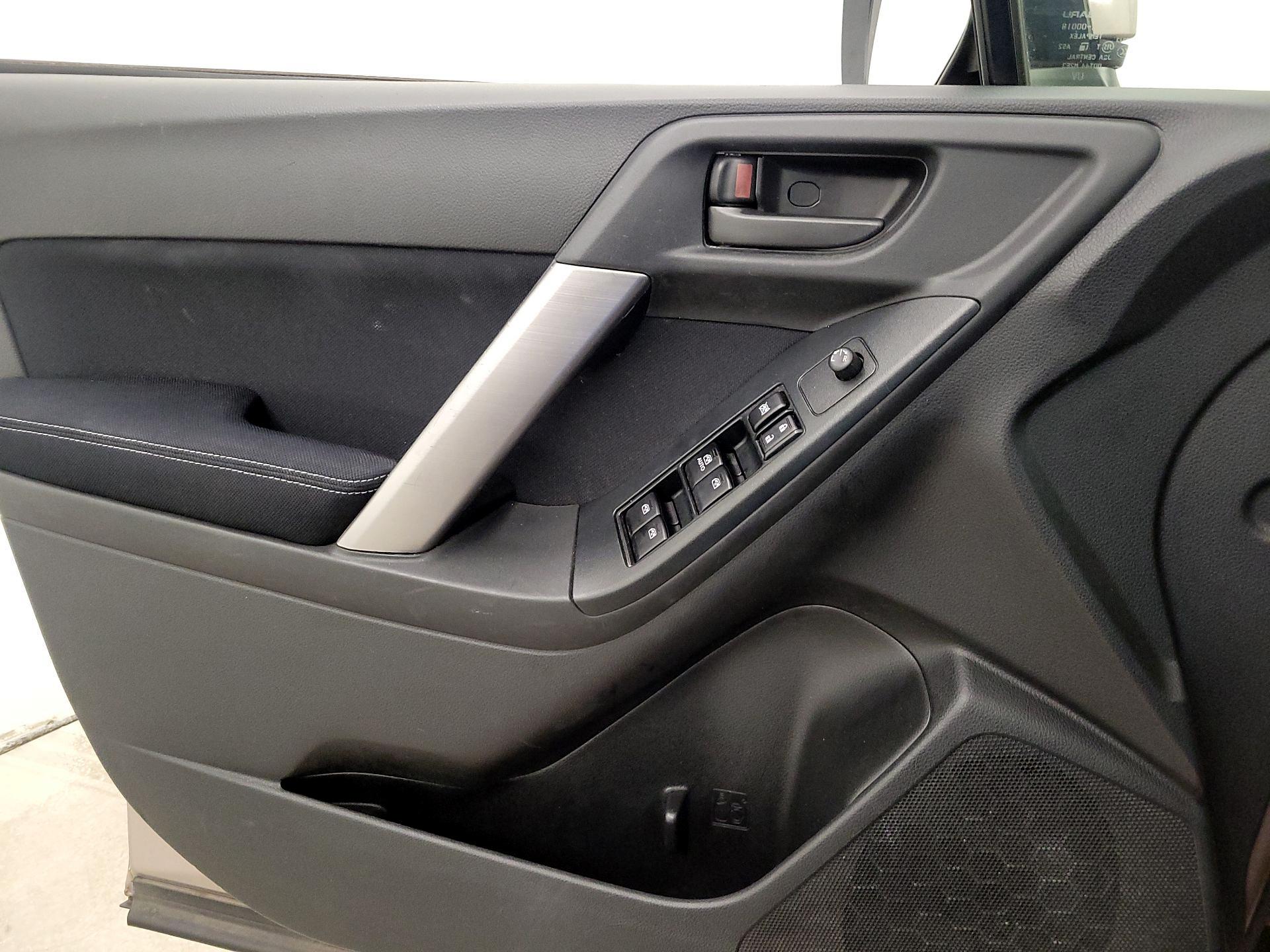 Thumbnail: 2015 Subaru Forester - 12