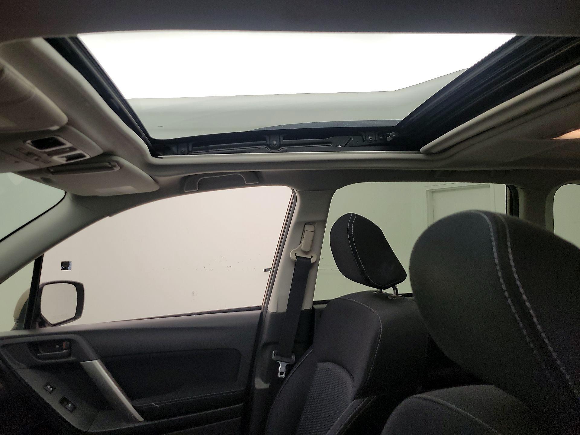 Thumbnail: 2015 Subaru Forester - 17