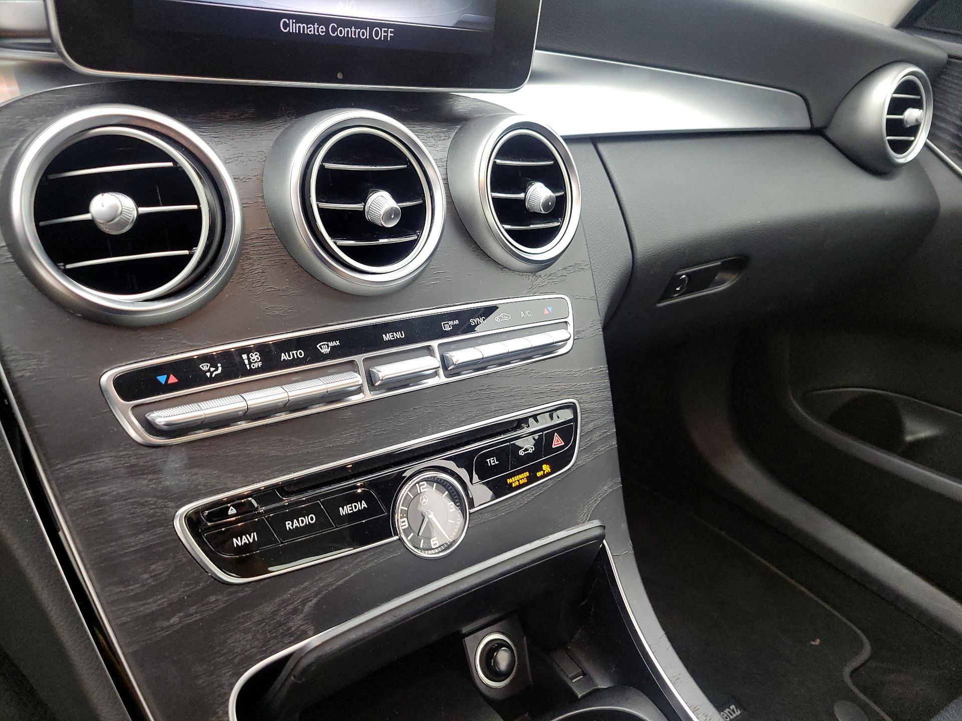 Thumbnail: 2016 Mercedes-Benz C-Class - 16
