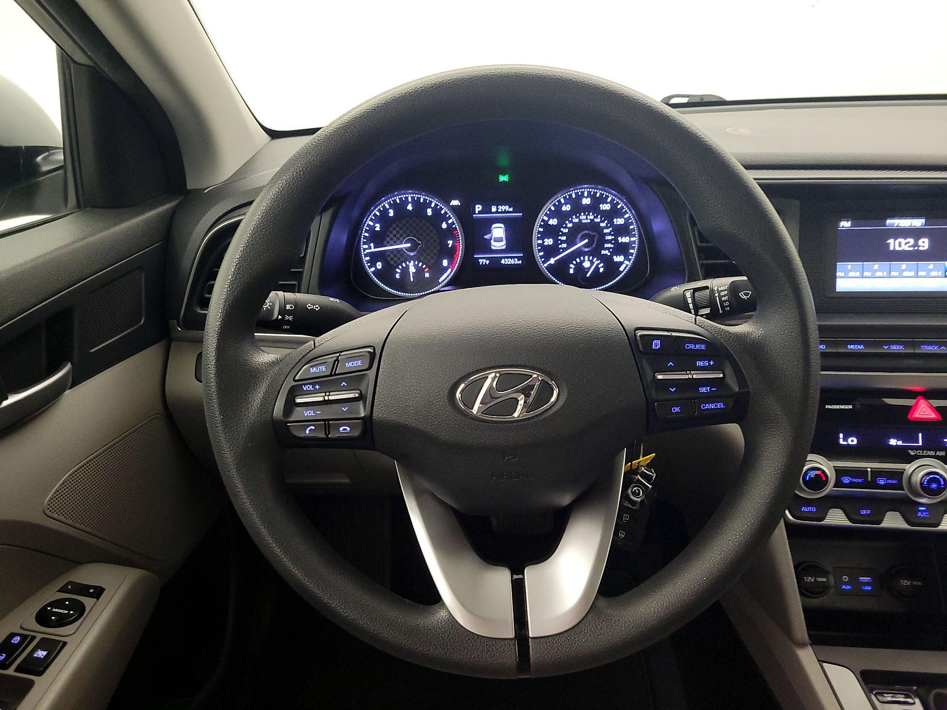 Thumbnail: 2020 Hyundai Elantra - 10
