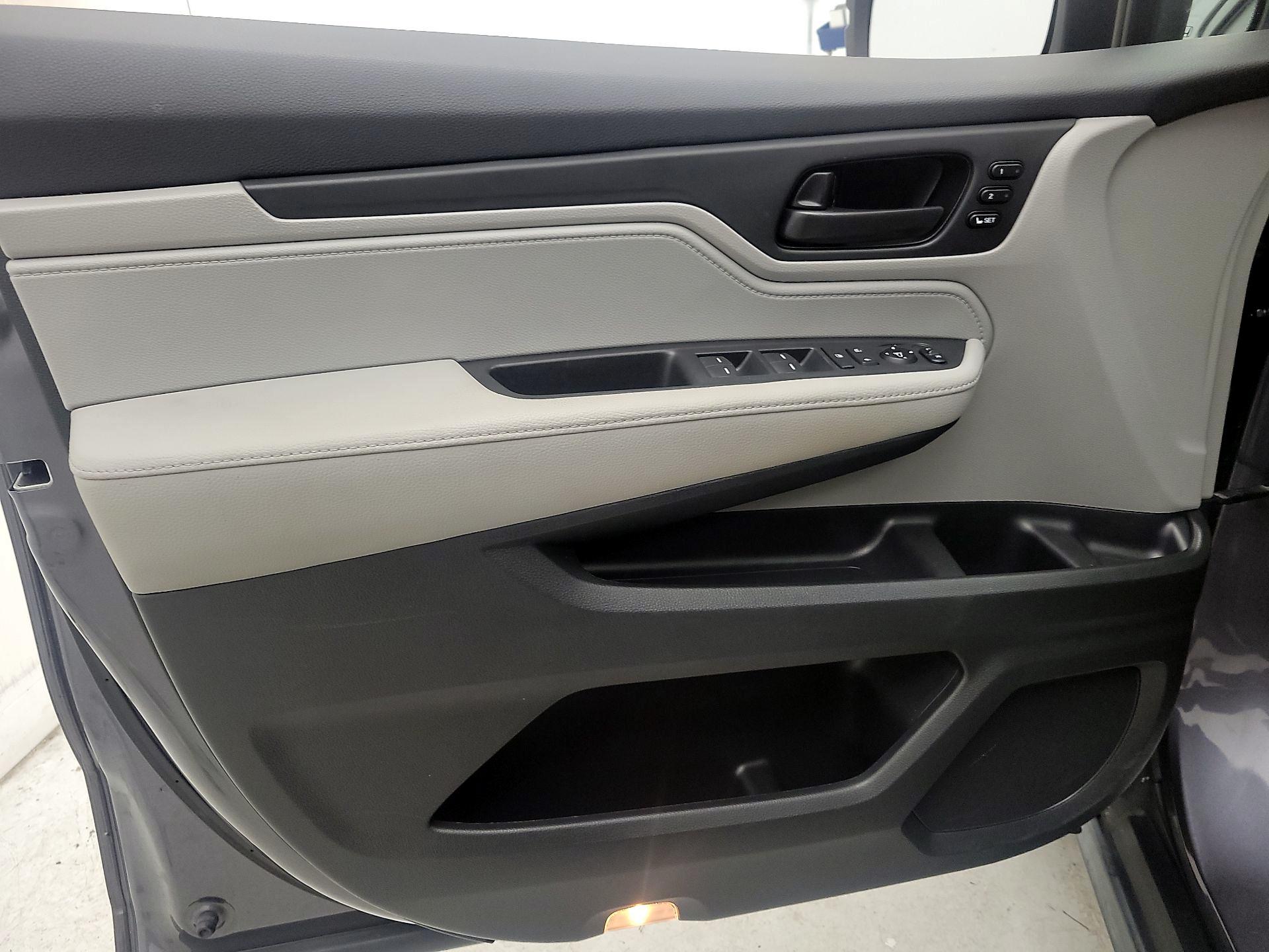 Thumbnail: 2019 Honda Odyssey - 12