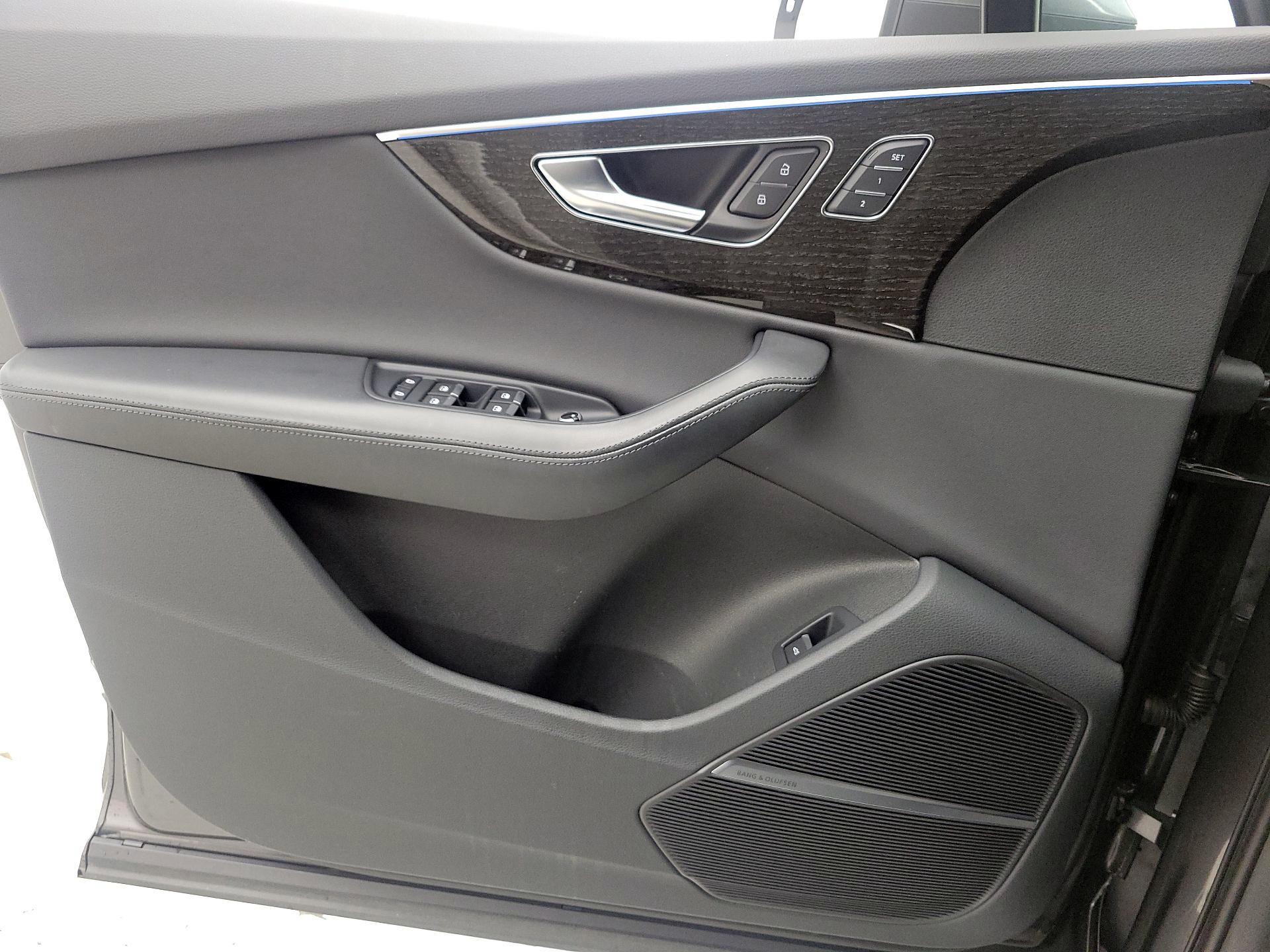 Thumbnail: 2022 Audi Q7 - 12