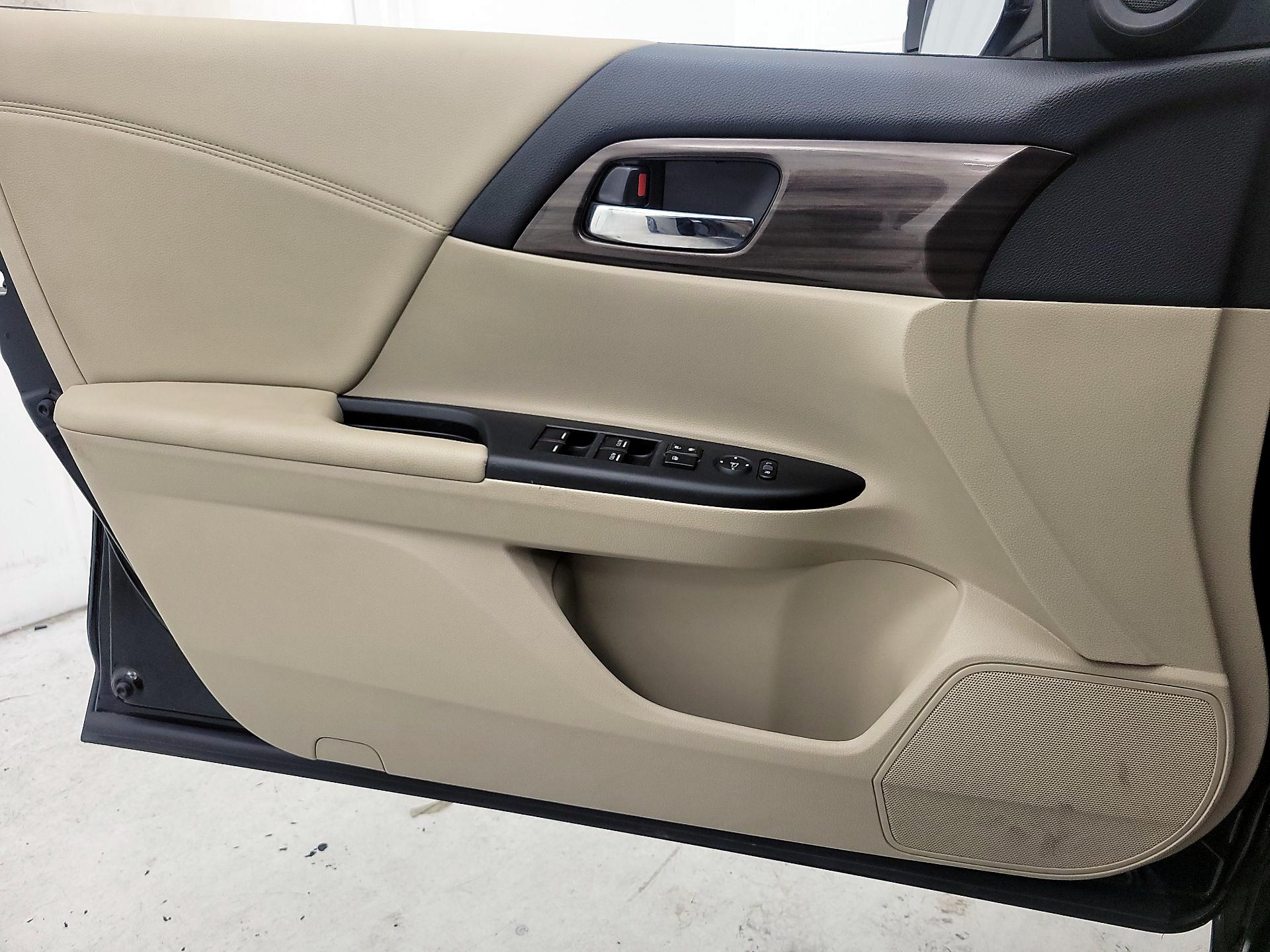 Thumbnail: 2016 Honda Accord - 12