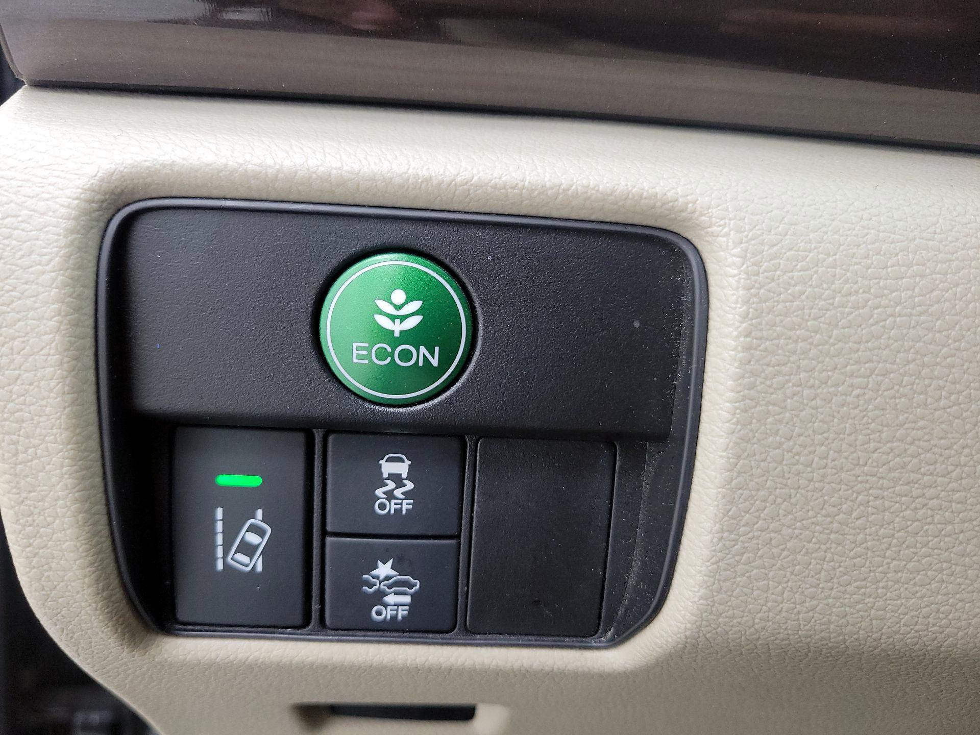 Thumbnail: 2016 Honda Accord - 13