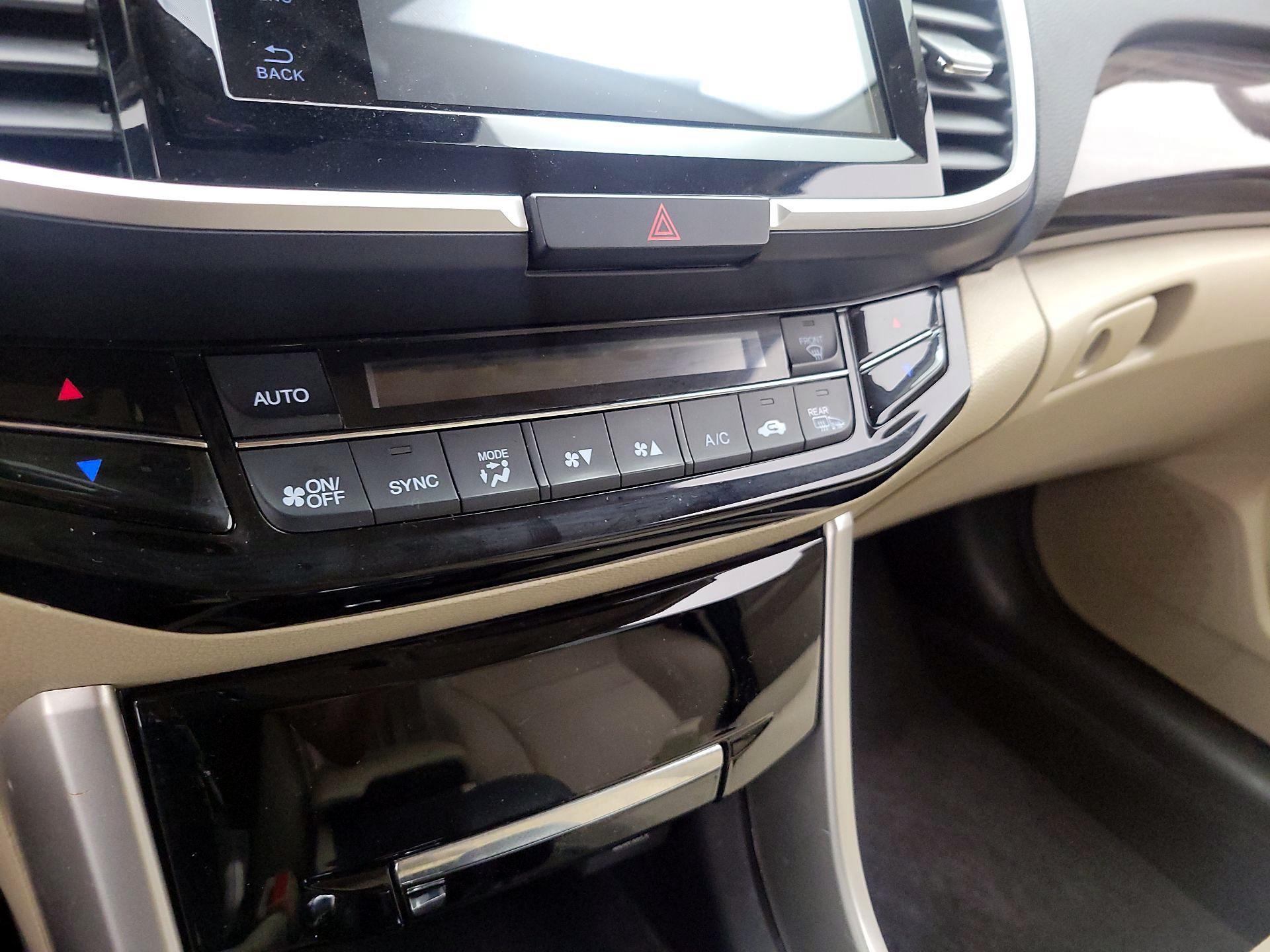 Thumbnail: 2016 Honda Accord - 16