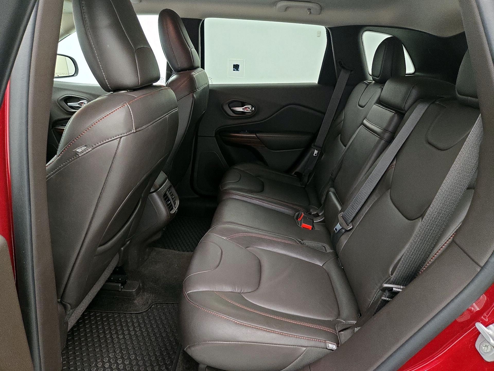 Thumbnail: 2015 Jeep Cherokee - 20