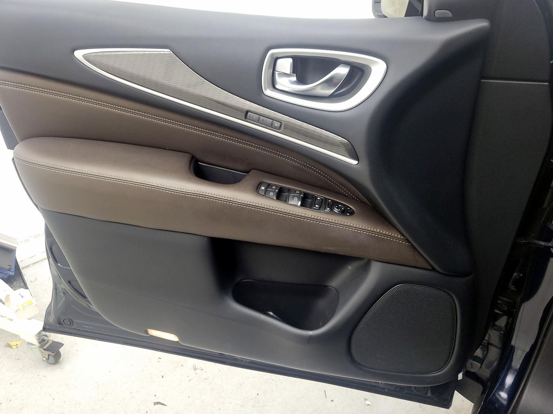 Thumbnail: 2019 INFINITI QX60 - 12