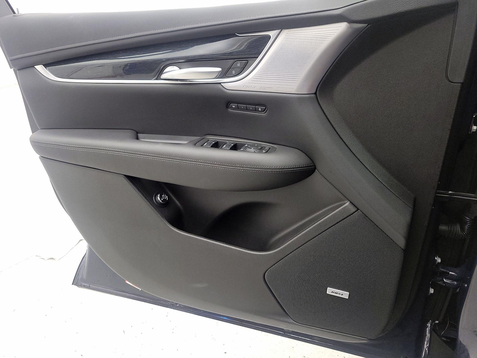 Thumbnail: 2024 Cadillac XT5 - 12