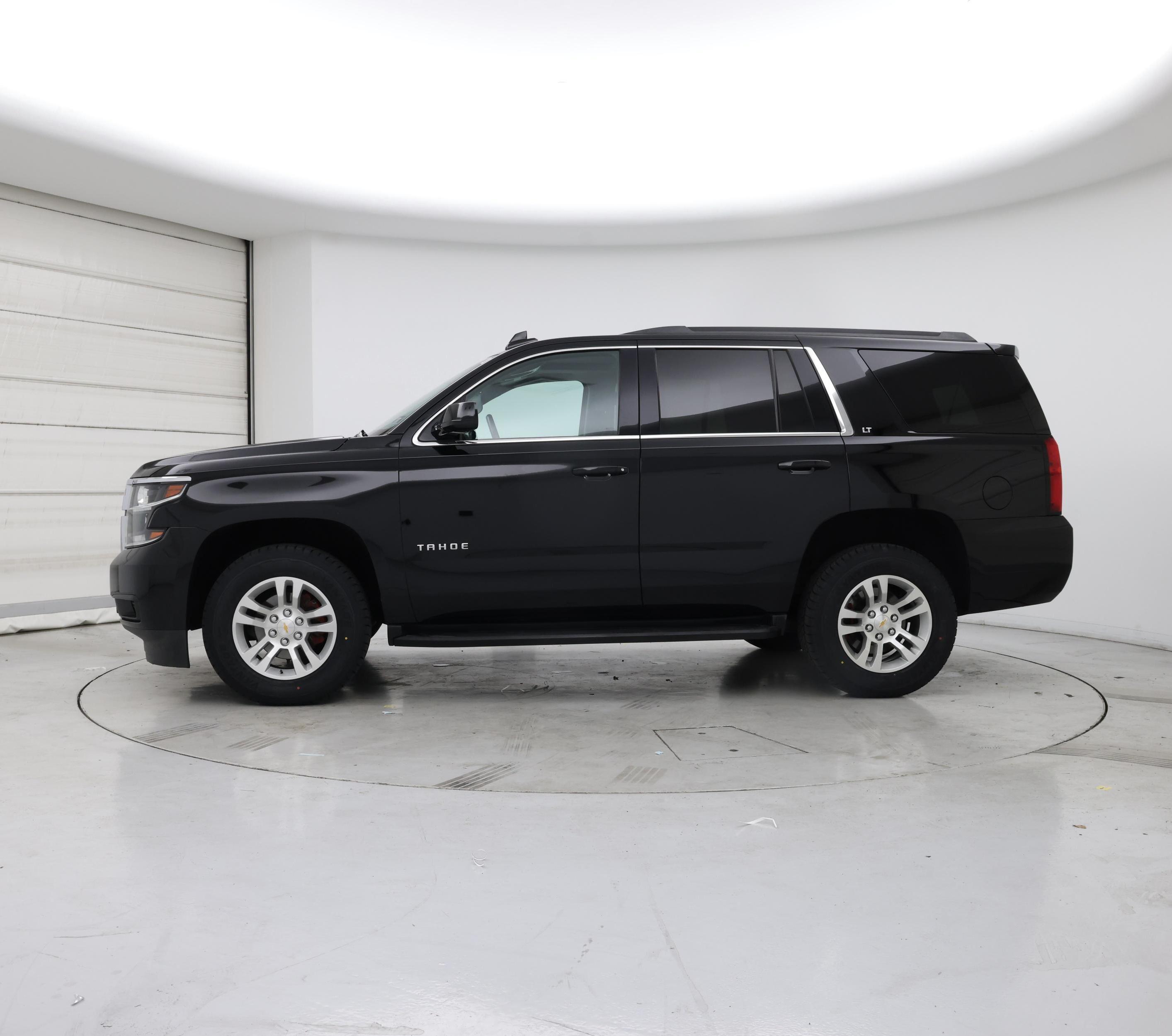 Thumbnail: 2019 Chevrolet Tahoe - 3