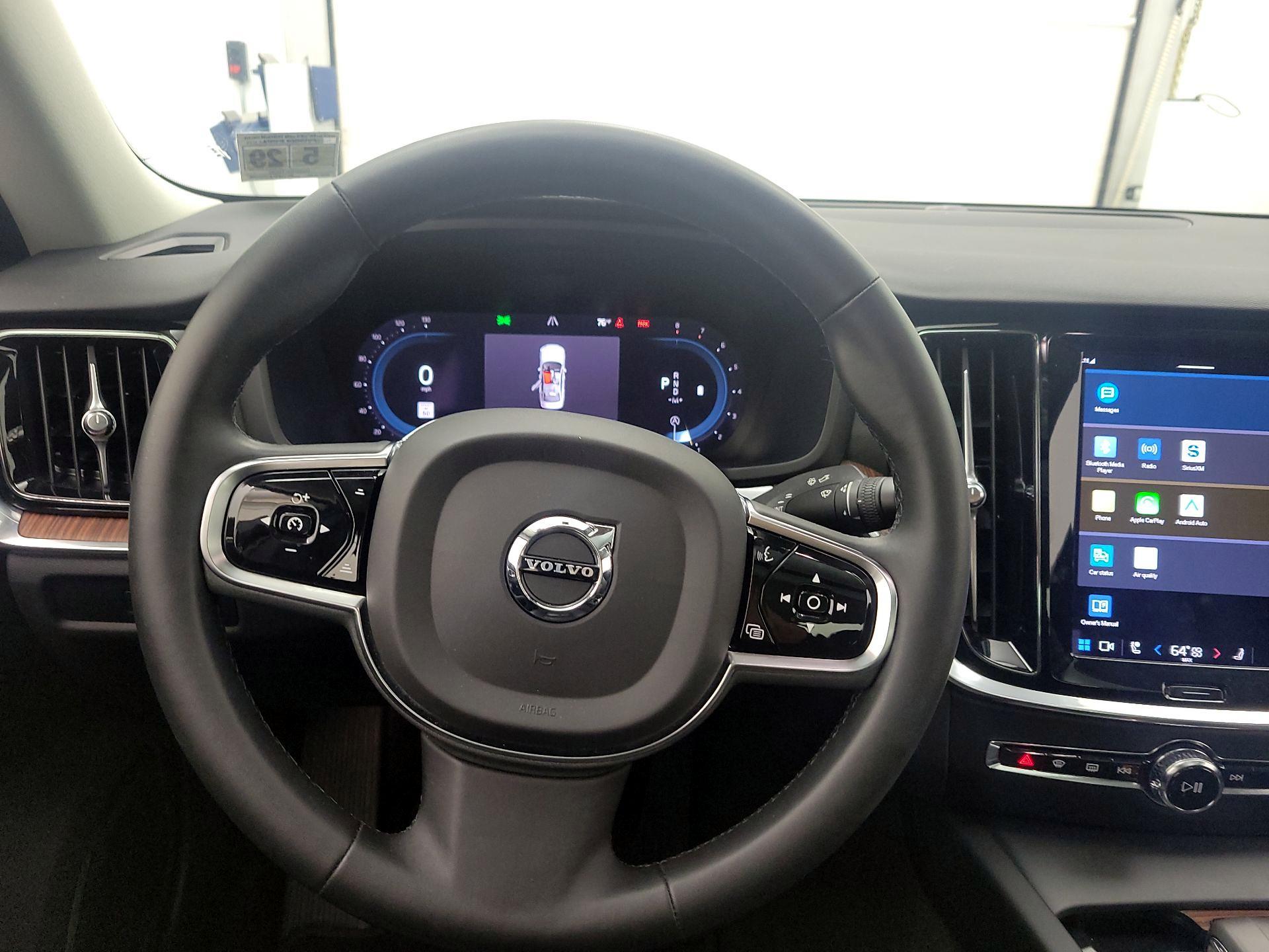 Thumbnail: 2024 Volvo S60 - 10