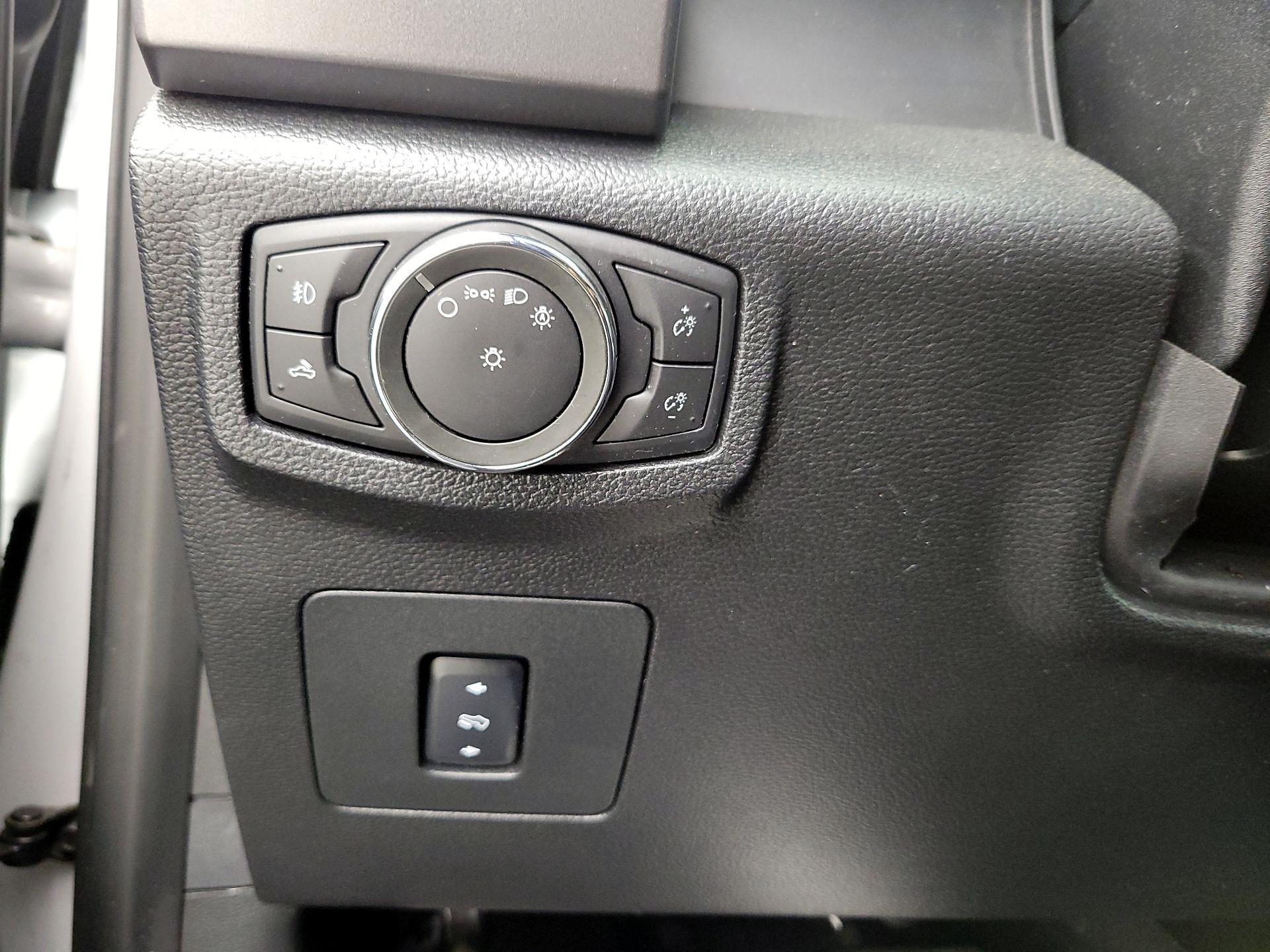 Thumbnail: 2016 Ford F-150 - 13