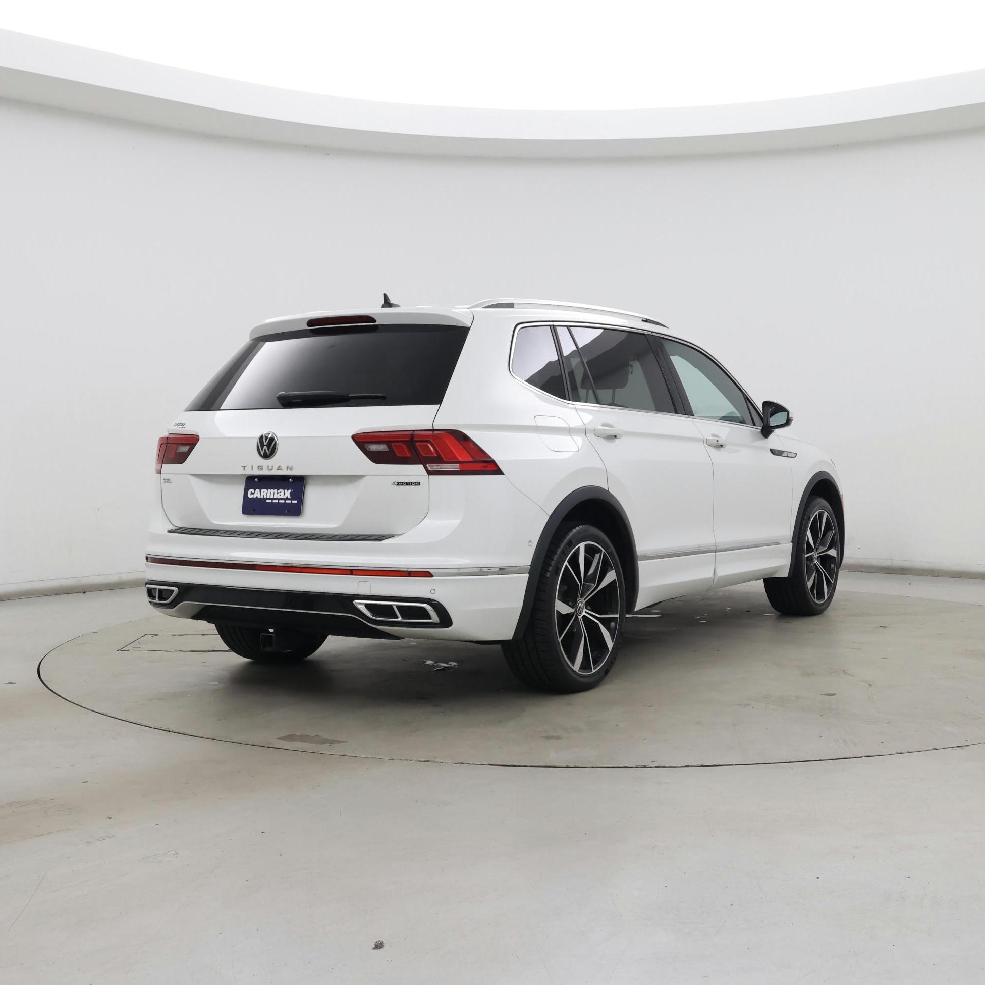 Thumbnail: 2023 Volkswagen Tiguan - 8