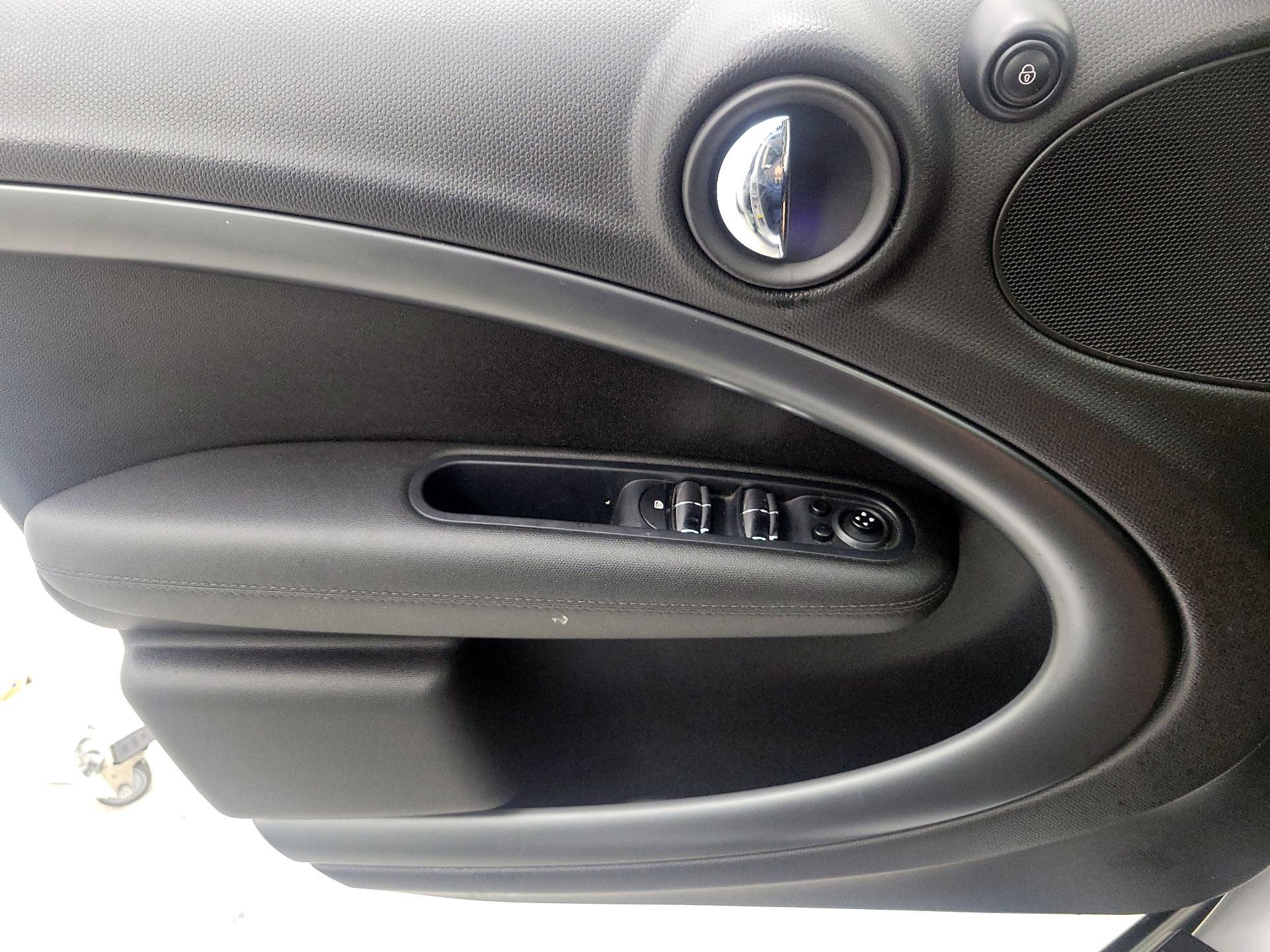 Thumbnail: 2015 MINI Cooper Countryman - 12