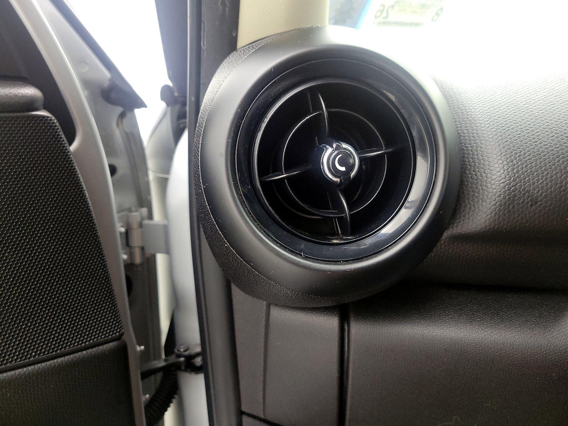 Thumbnail: 2015 MINI Cooper Countryman - 13