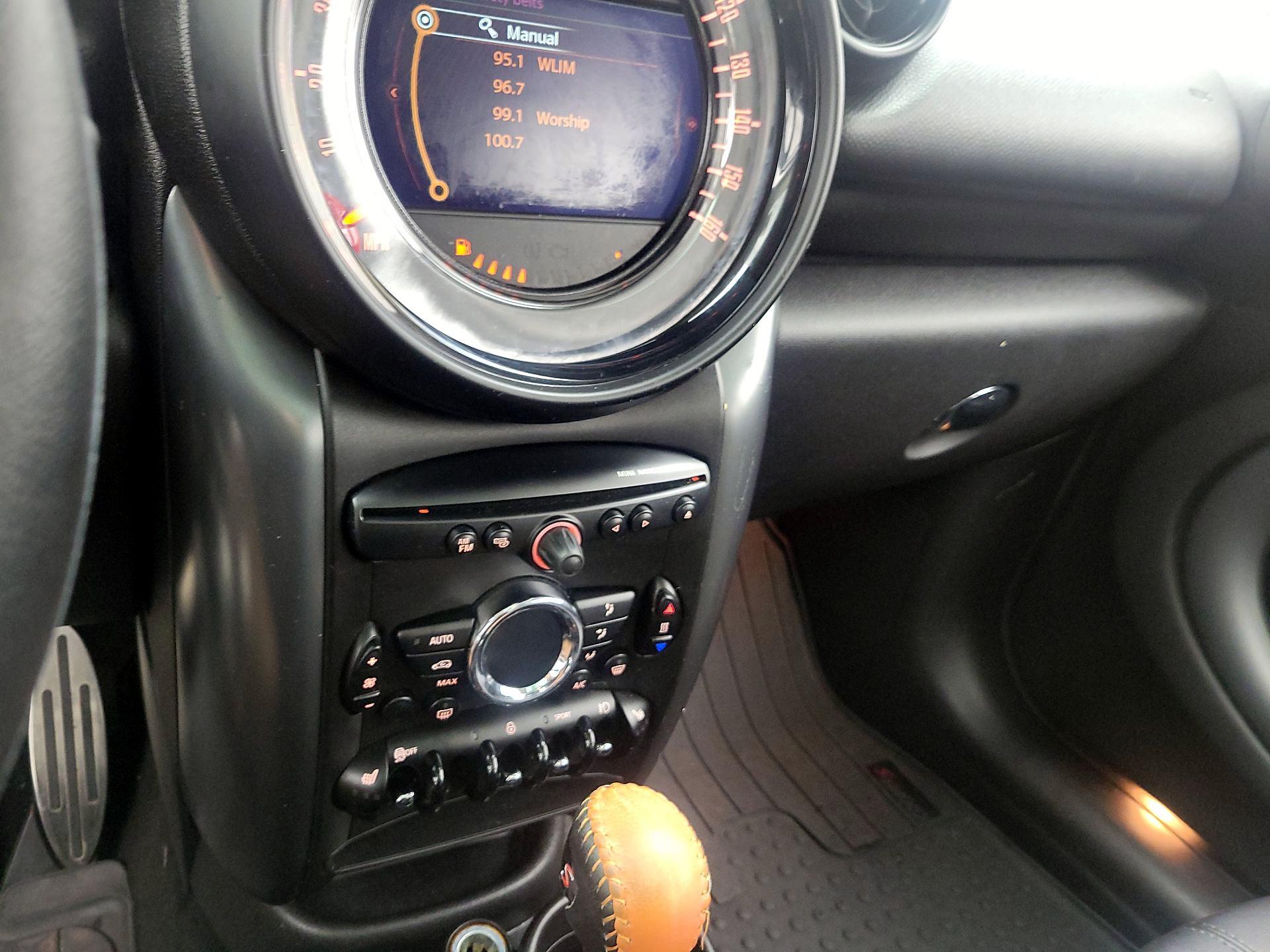 Thumbnail: 2015 MINI Cooper Countryman - 16