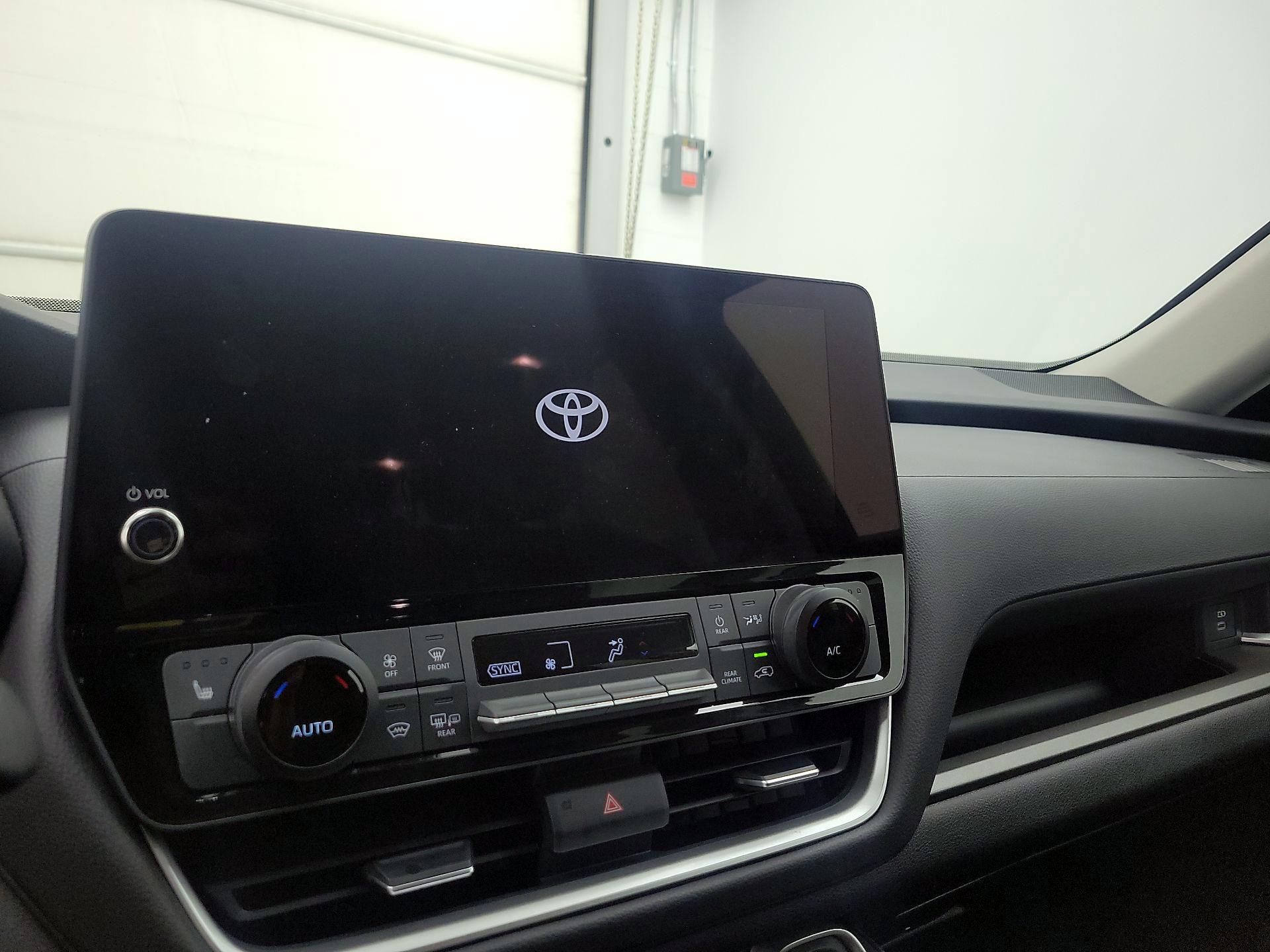 Thumbnail: 2025 Toyota Grand Highlander - 15