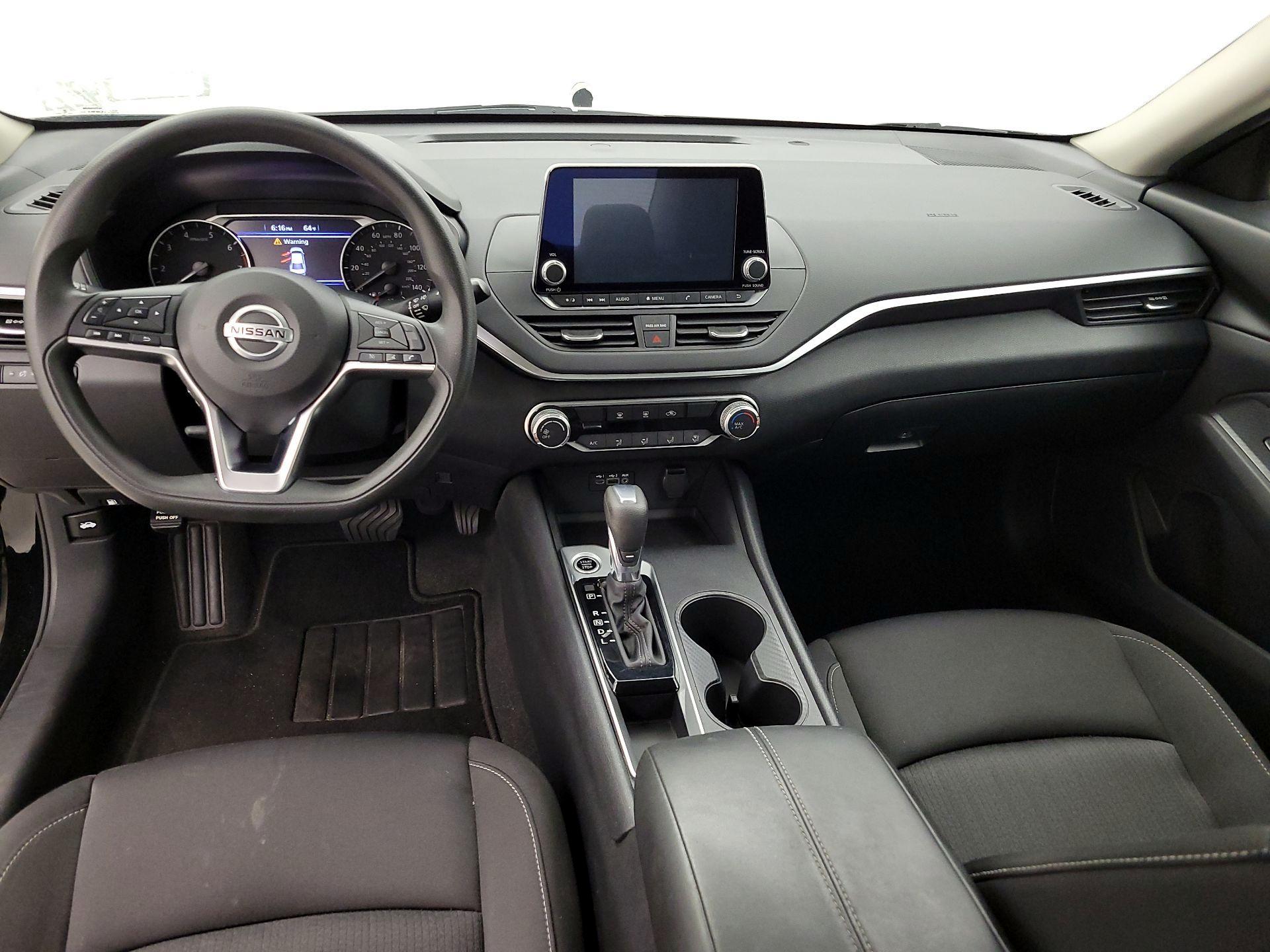 Thumbnail: 2020 Nissan Altima - 9