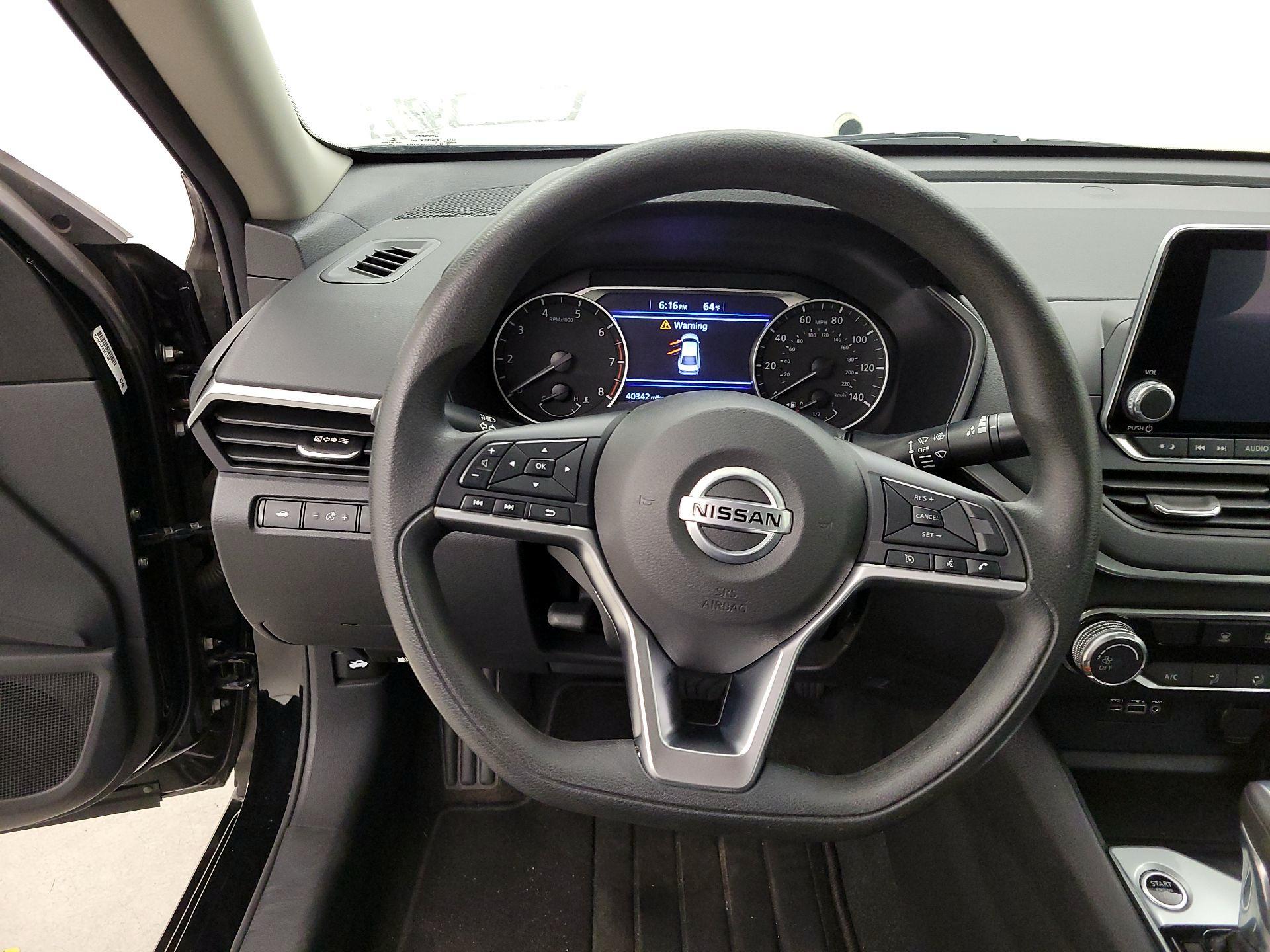 Thumbnail: 2020 Nissan Altima - 10