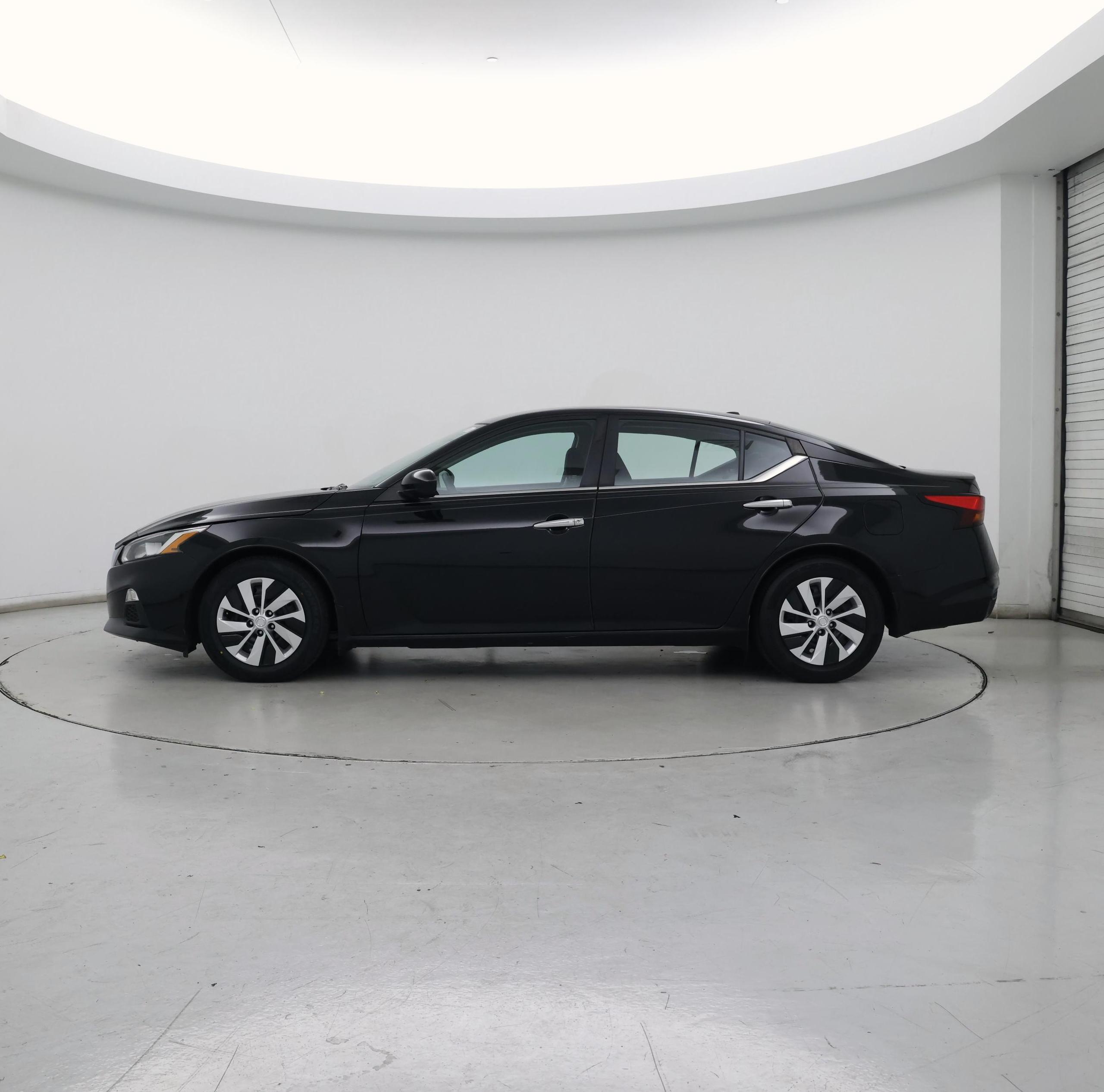 Thumbnail: 2020 Nissan Altima - 3