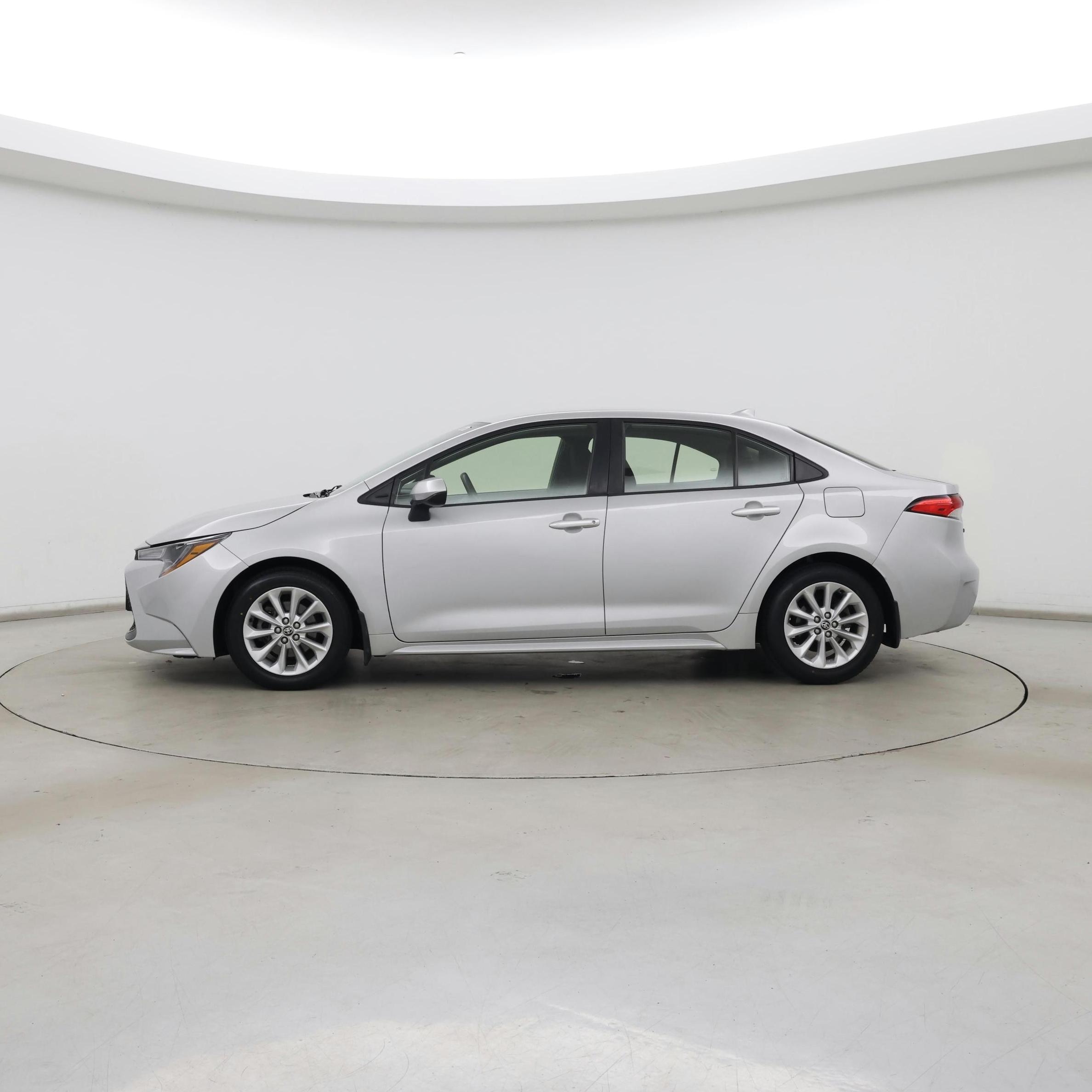 Thumbnail: 2022 Toyota Corolla - 3