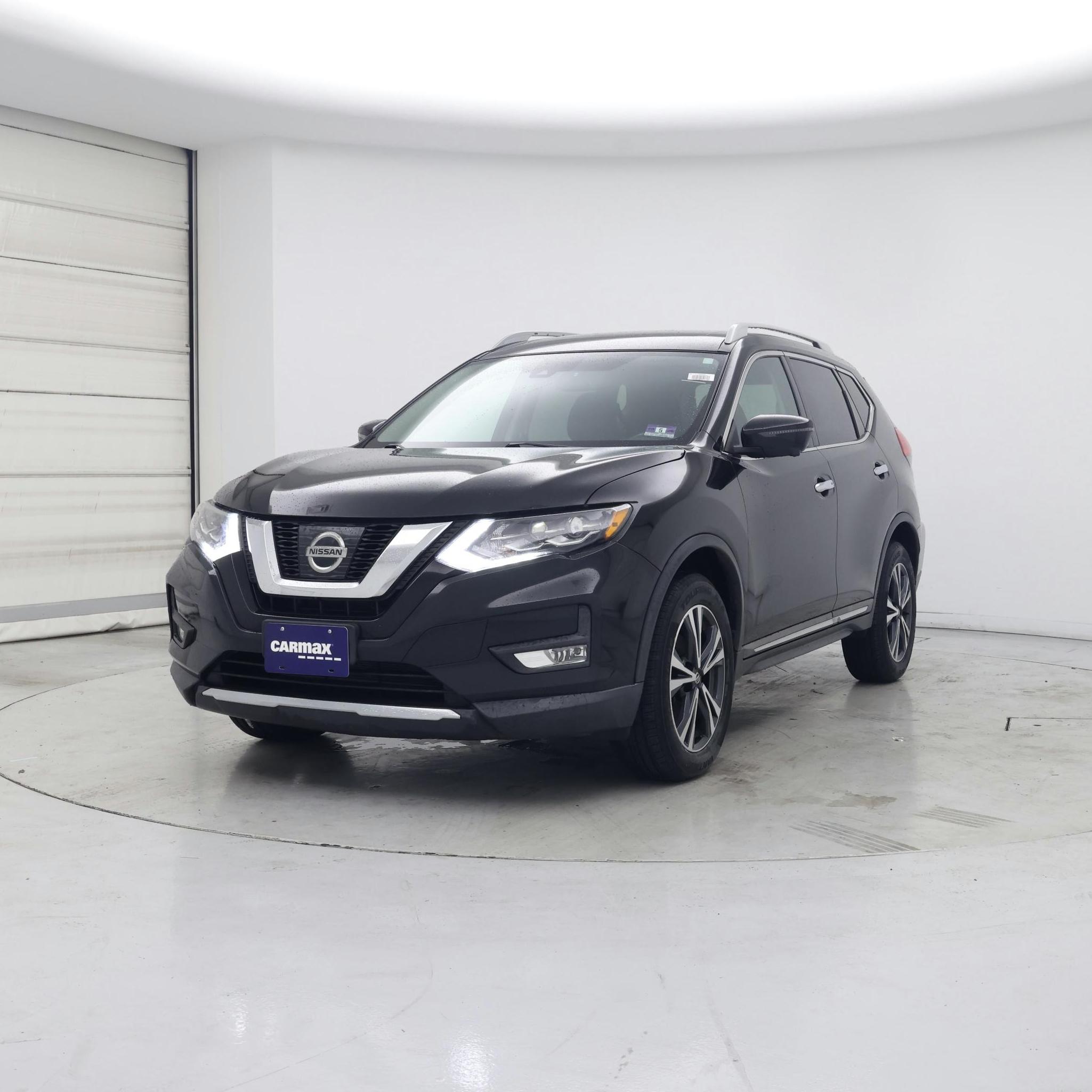 Thumbnail: 2017 Nissan Rogue - 4