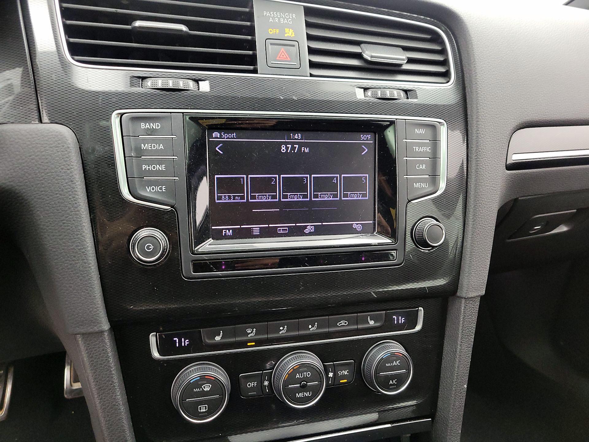 Thumbnail: 2015 Volkswagen Golf - 14