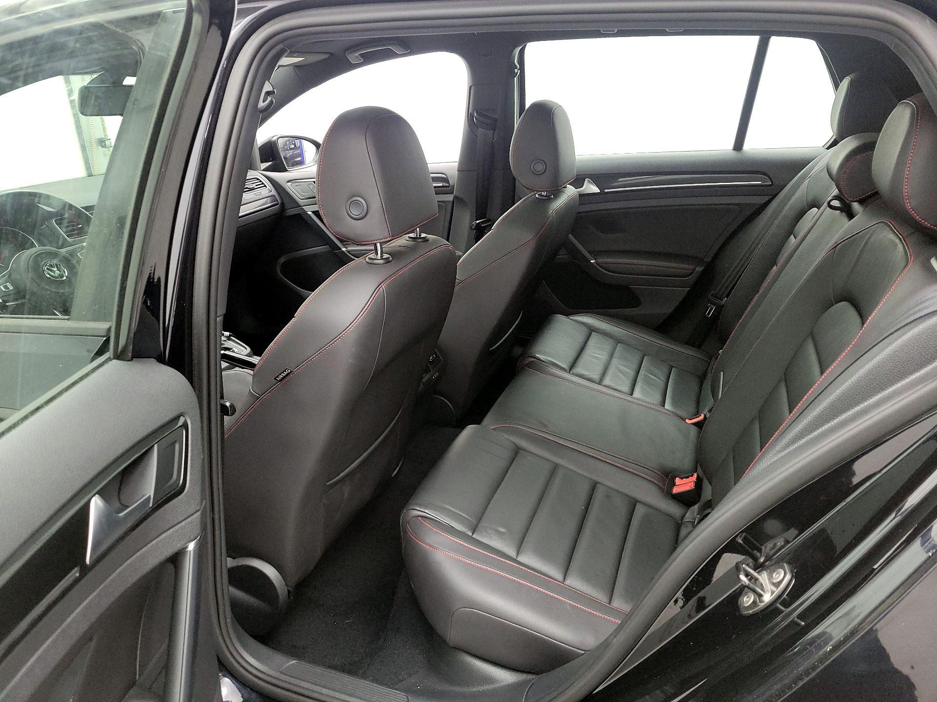 Thumbnail: 2015 Volkswagen Golf - 19