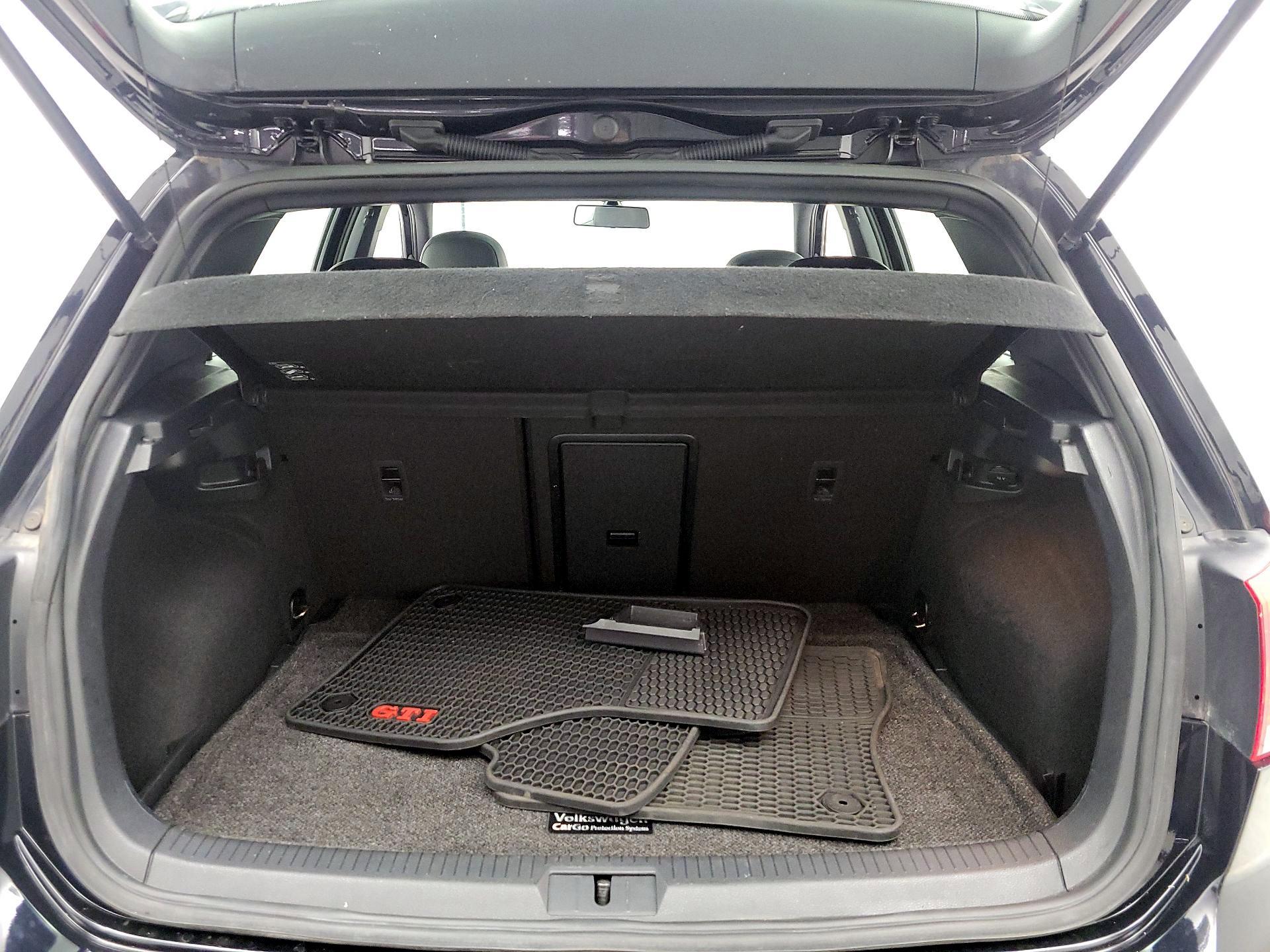 Thumbnail: 2015 Volkswagen Golf - 20