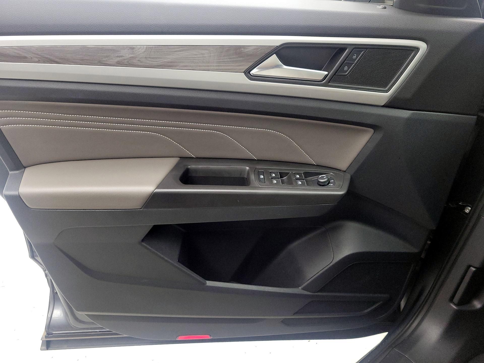 Thumbnail: 2022 Volkswagen Atlas - 12