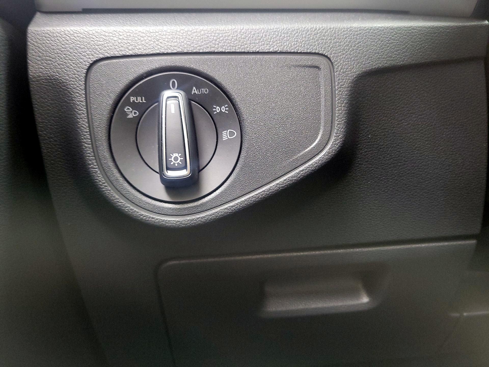 Thumbnail: 2022 Volkswagen Atlas - 13