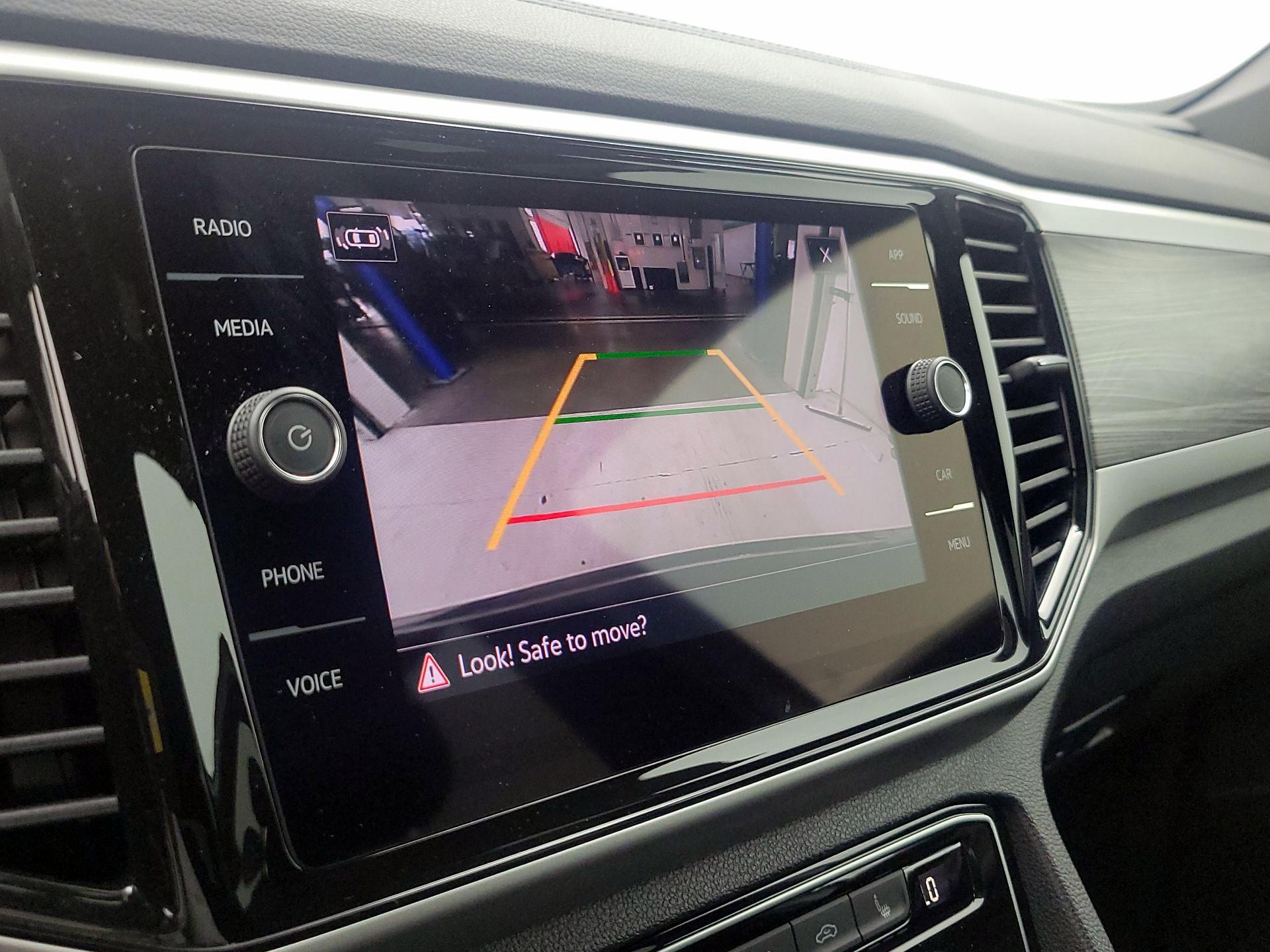 Thumbnail: 2022 Volkswagen Atlas - 14