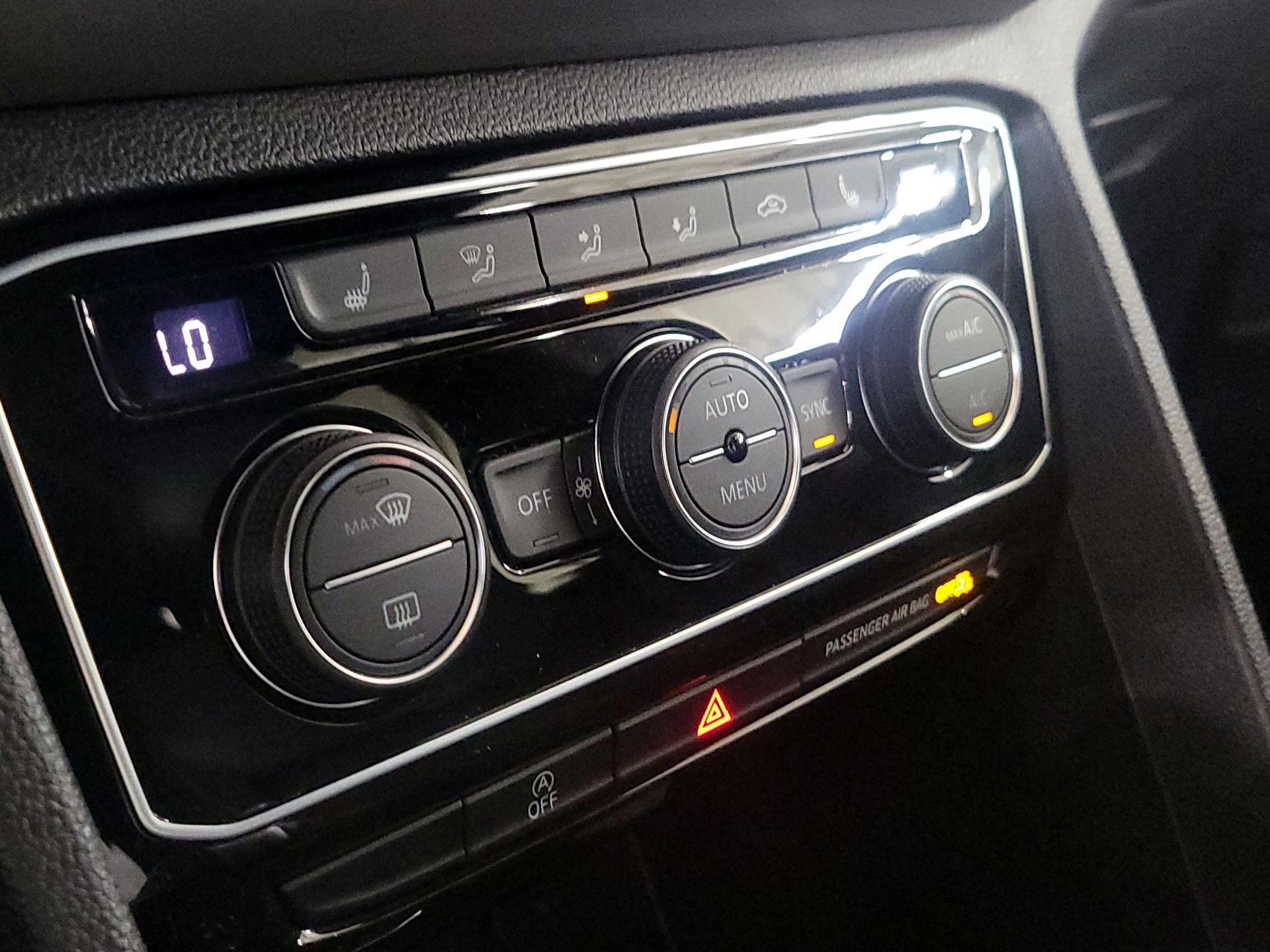 Thumbnail: 2022 Volkswagen Atlas - 16